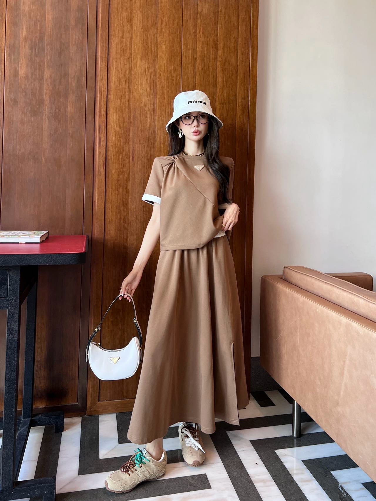 P 25ss tee skirt suit