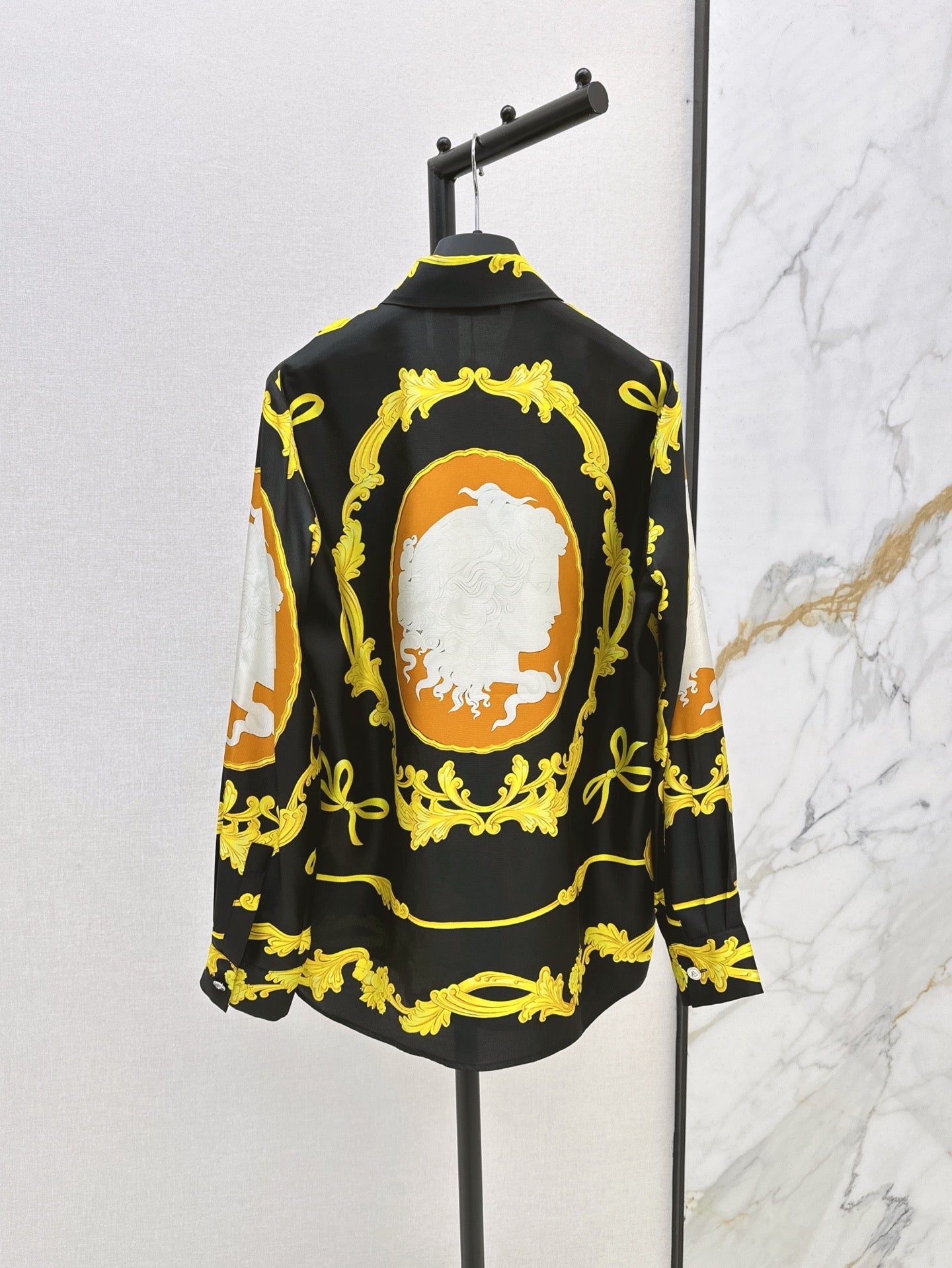 V  25ss Silk shirt