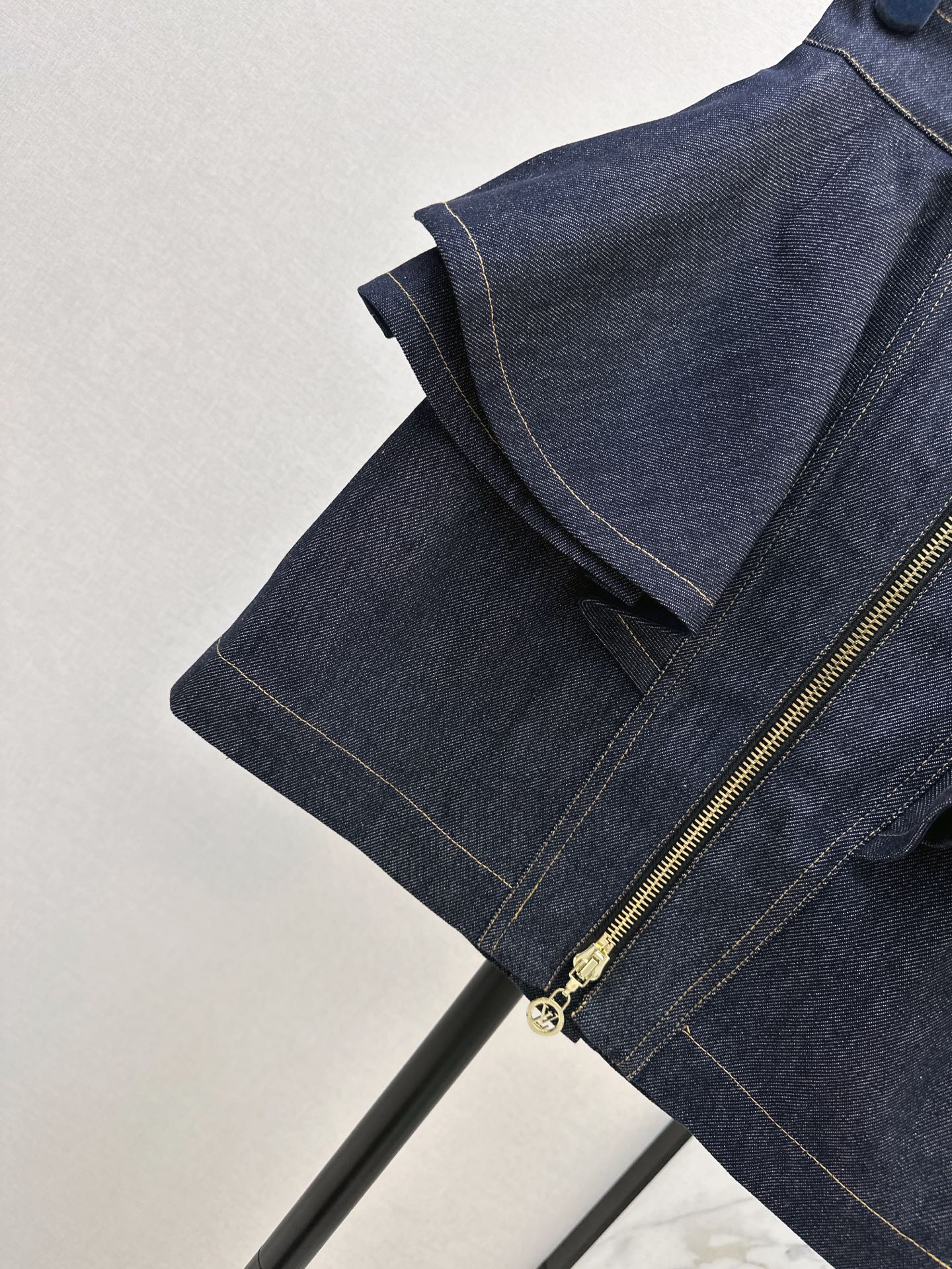 L 25ss ruffle denim skirt
