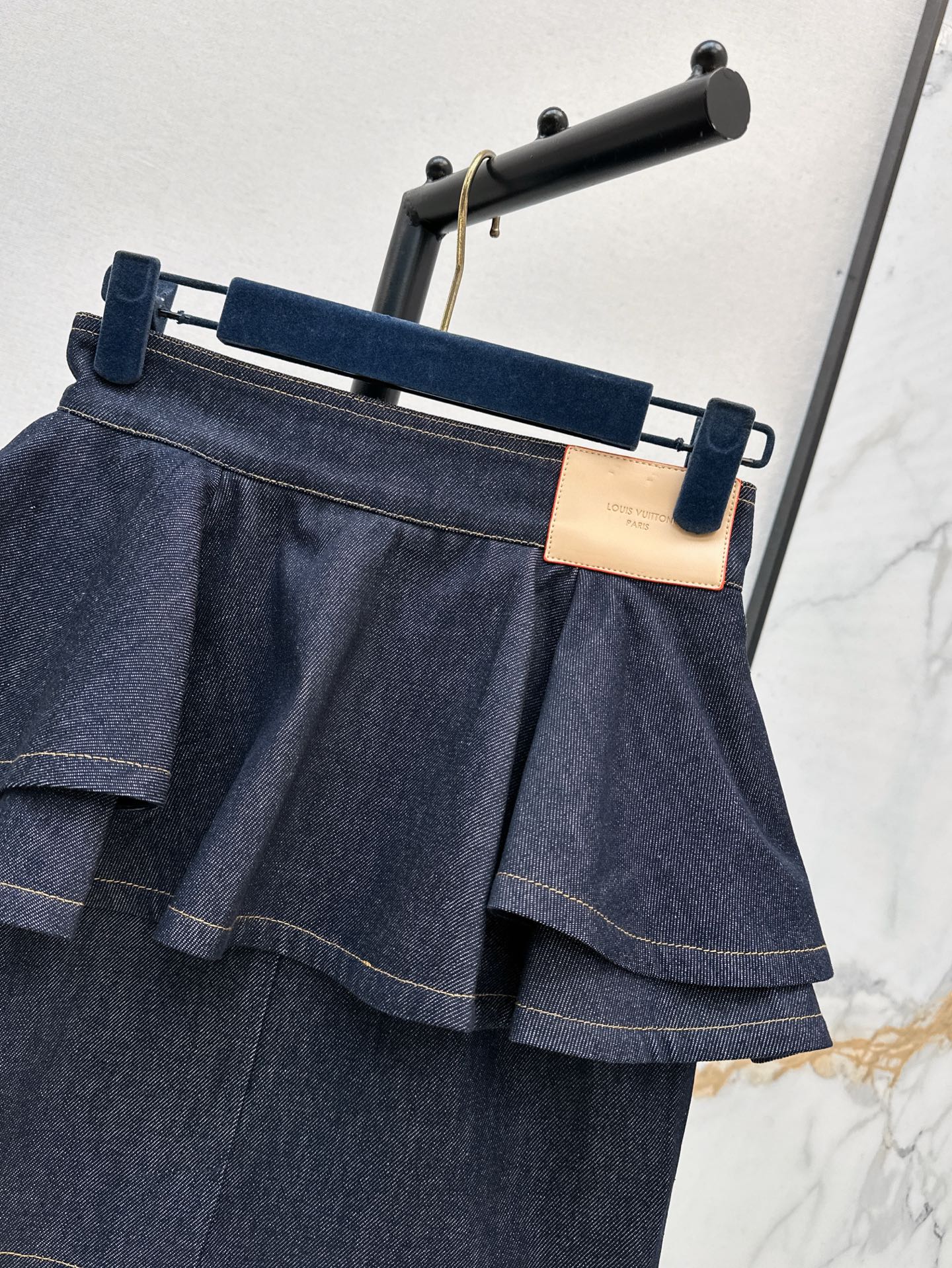 L 25ss ruffle denim skirt