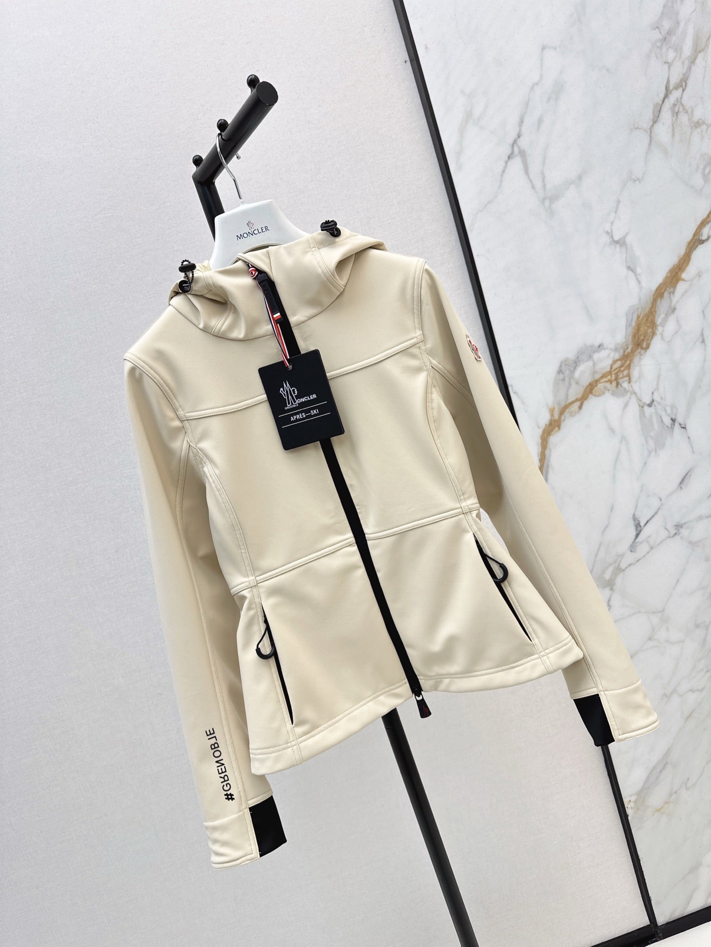 Mo 25ss hooded jacket