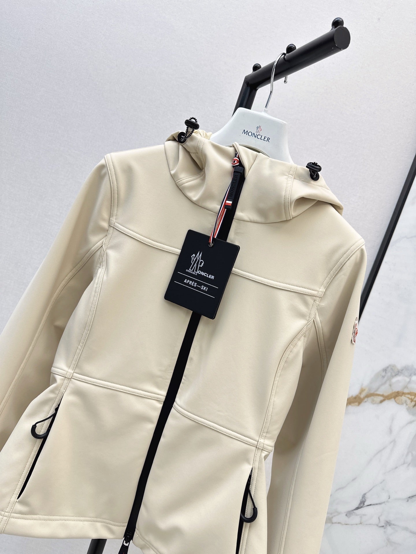 Mo 25ss hooded jacket