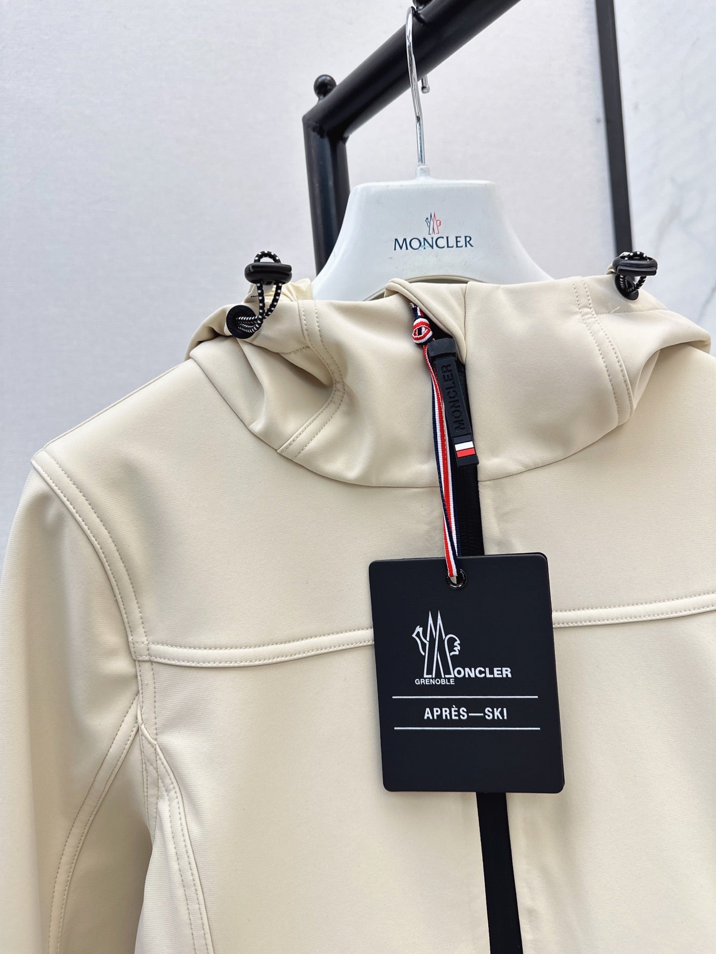 Mo 25ss hooded jacket