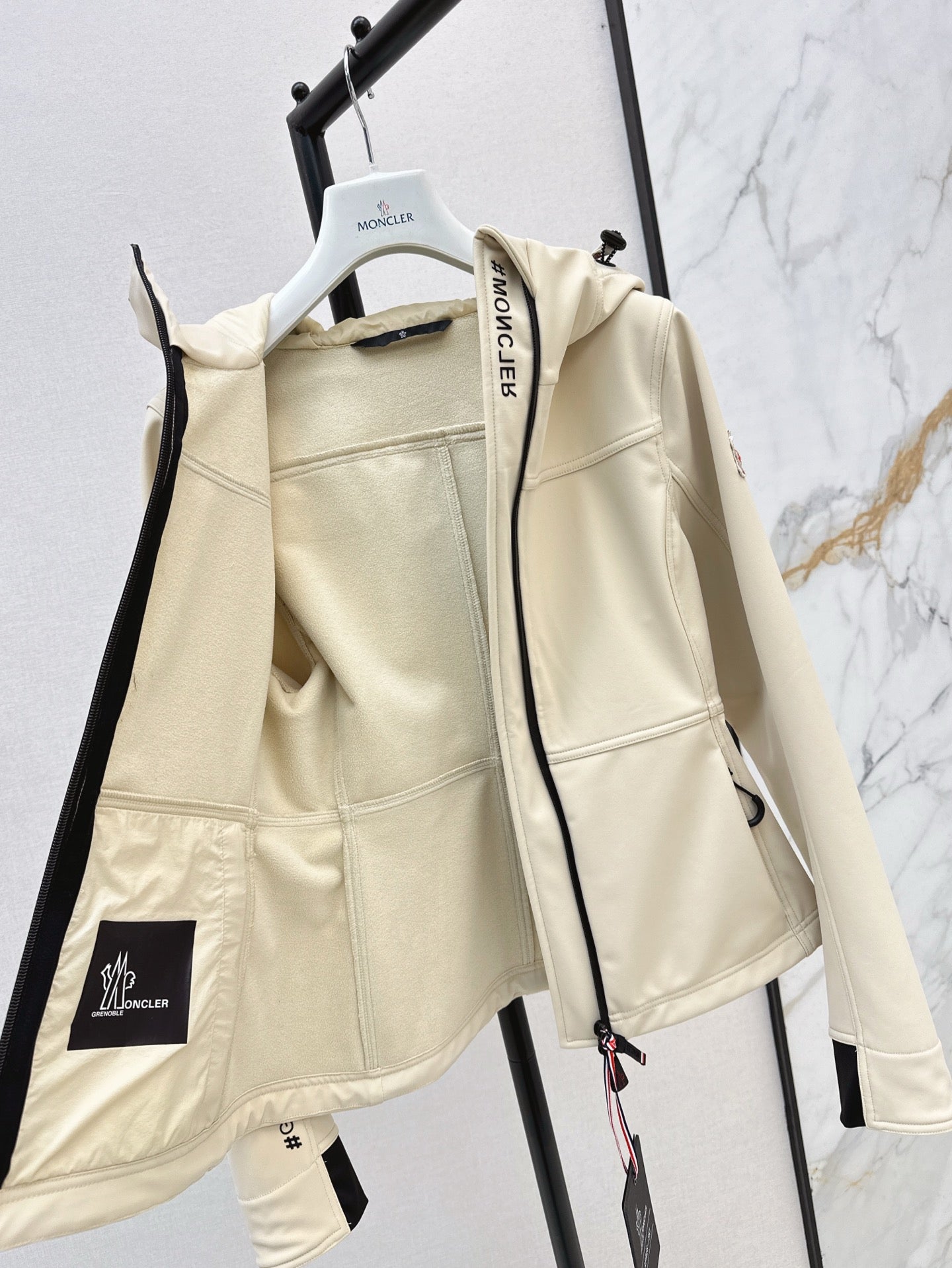 Mo 25ss hooded jacket