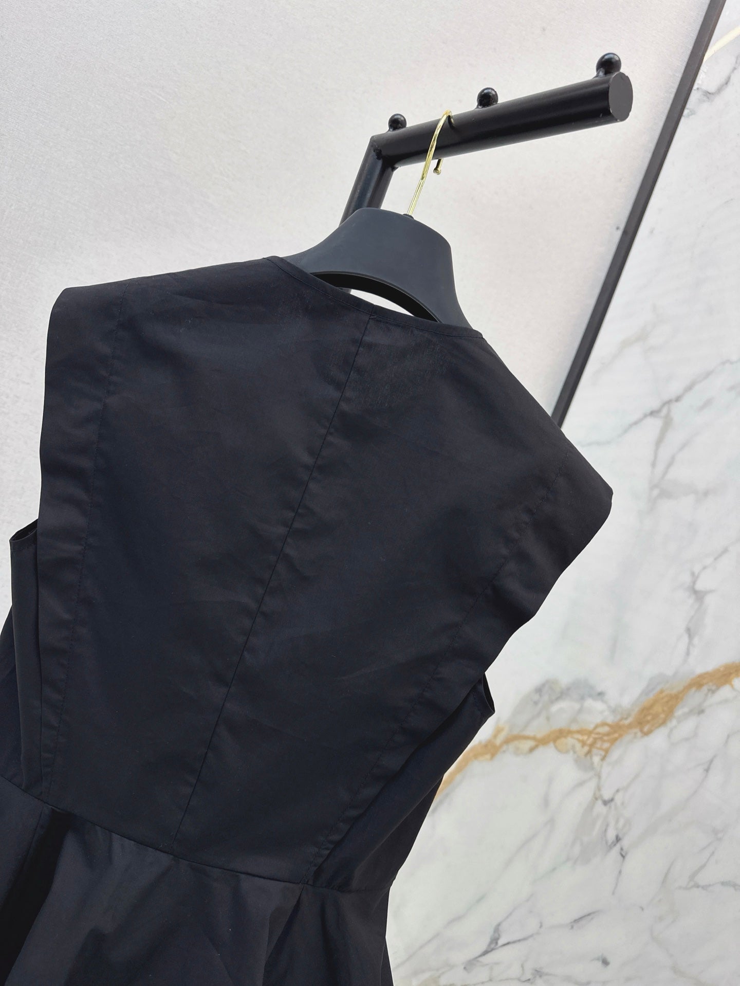 L 25ss sleeveless shirt