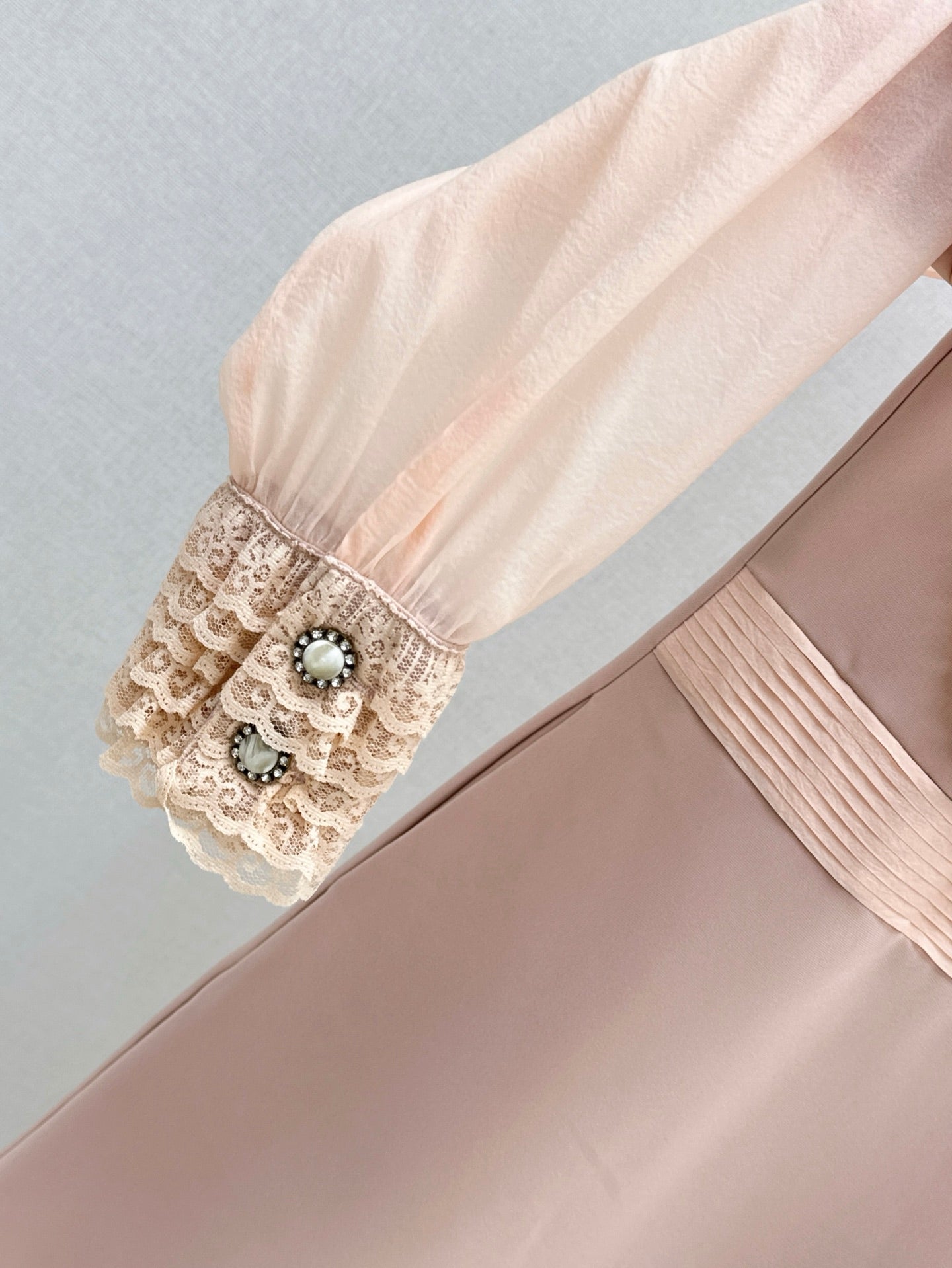 VA 25ss ruffle lace dress