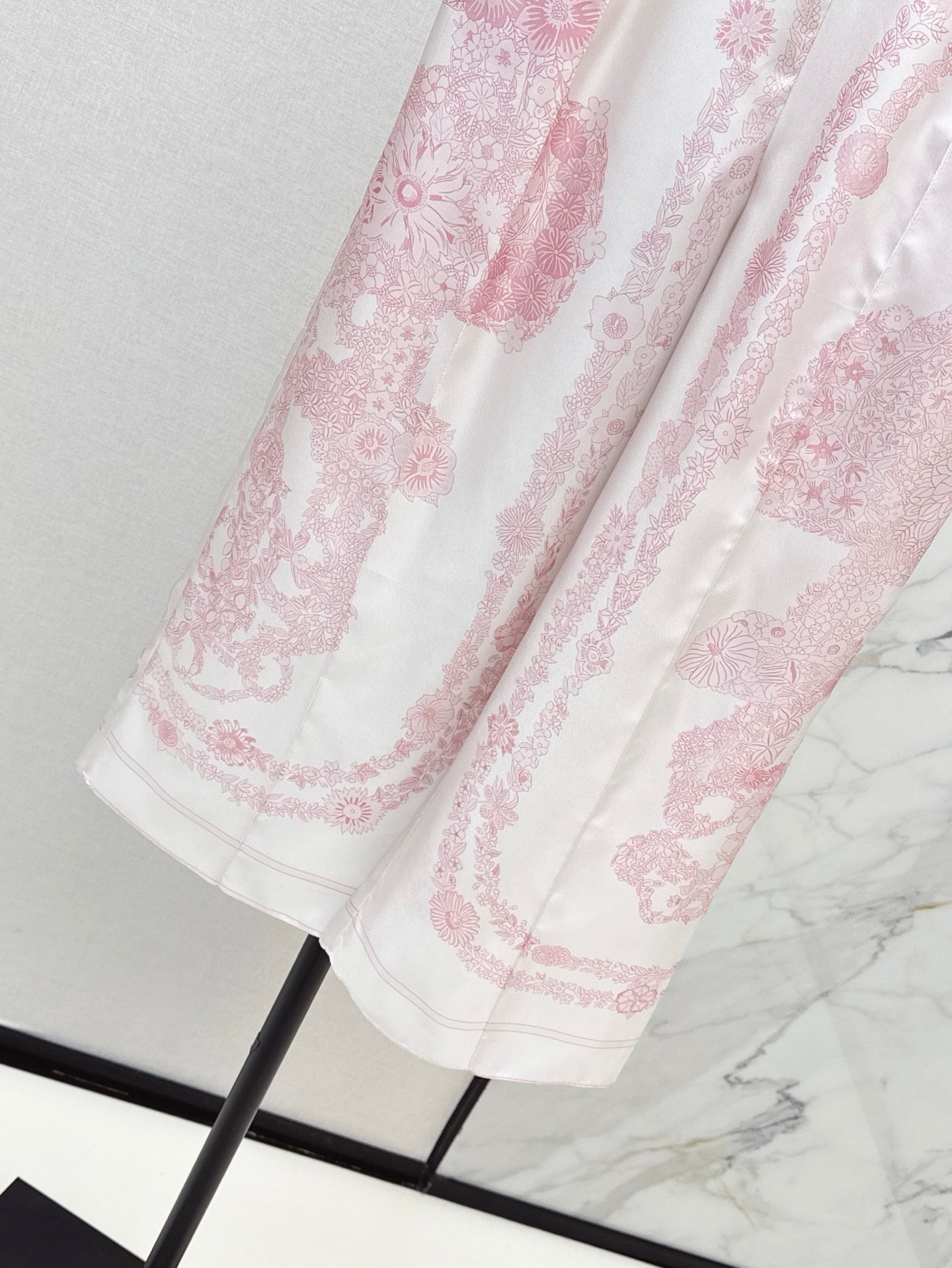 H 25ss Silk pants