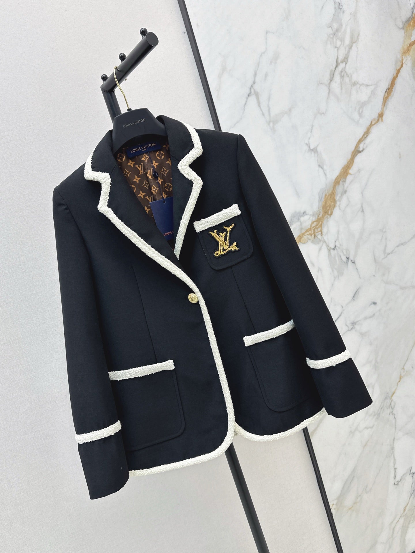 L 25ss embroidered blazer