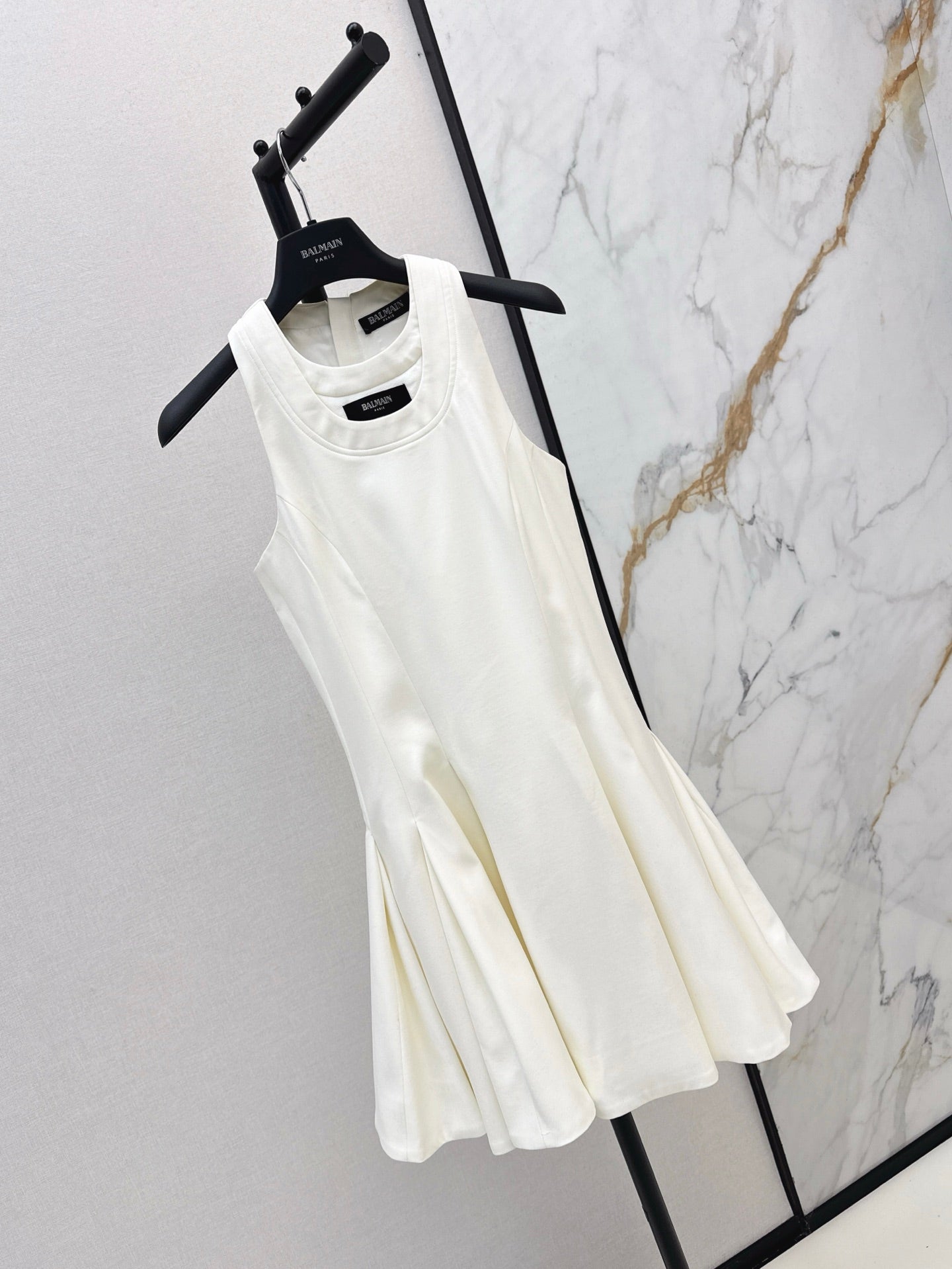 Ba 25ss sleeveless dress