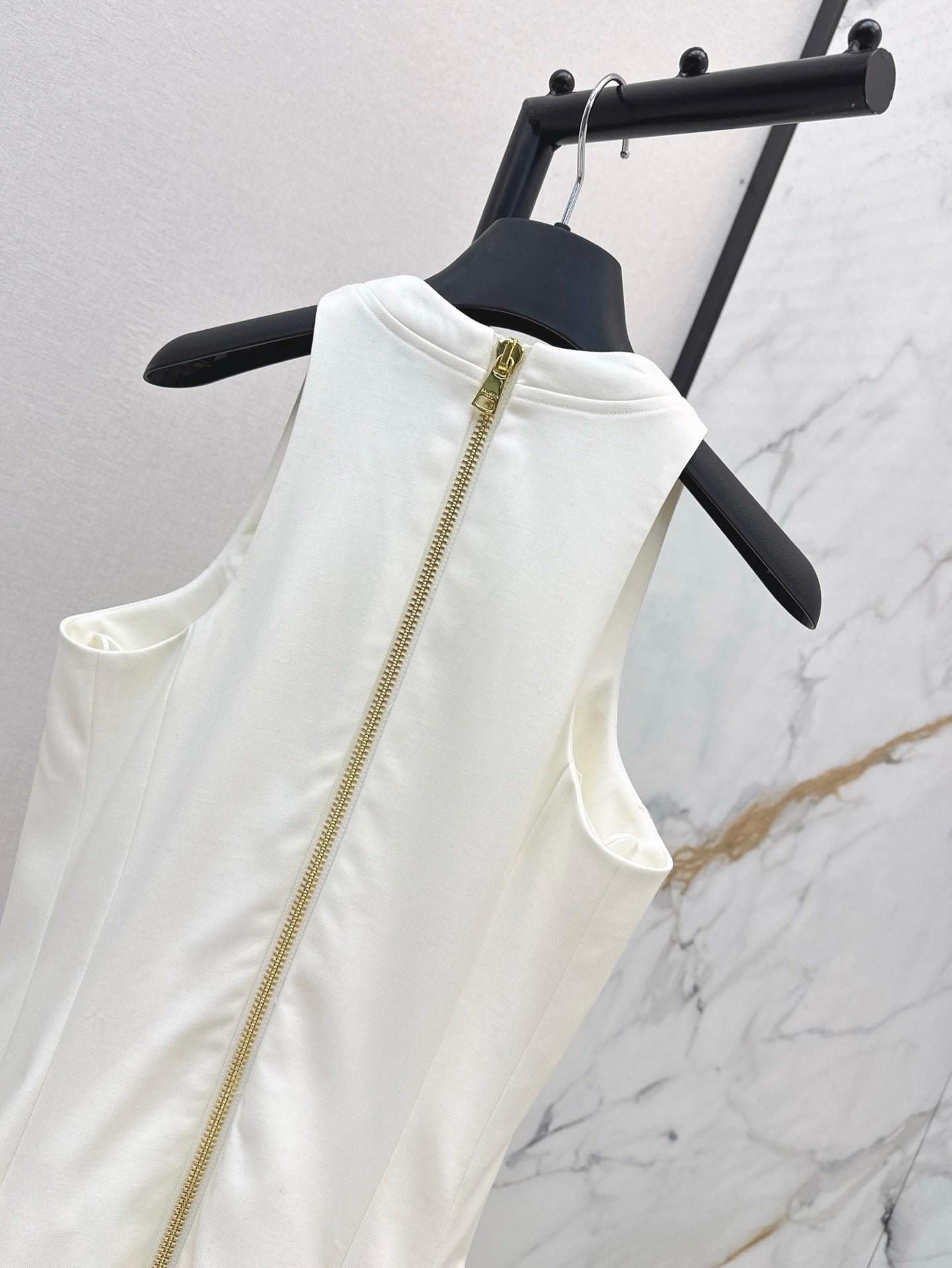 Ba 25ss sleeveless dress