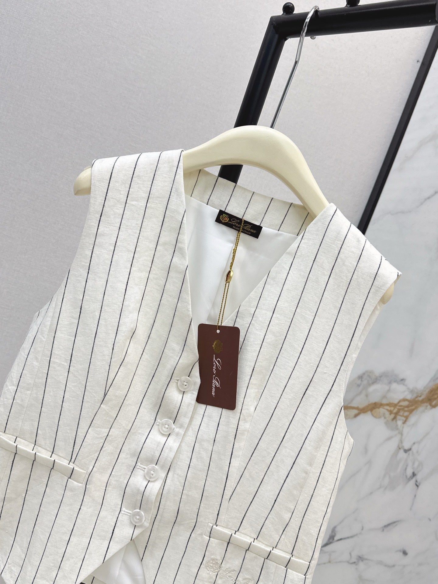 Lo 25ss linen vest