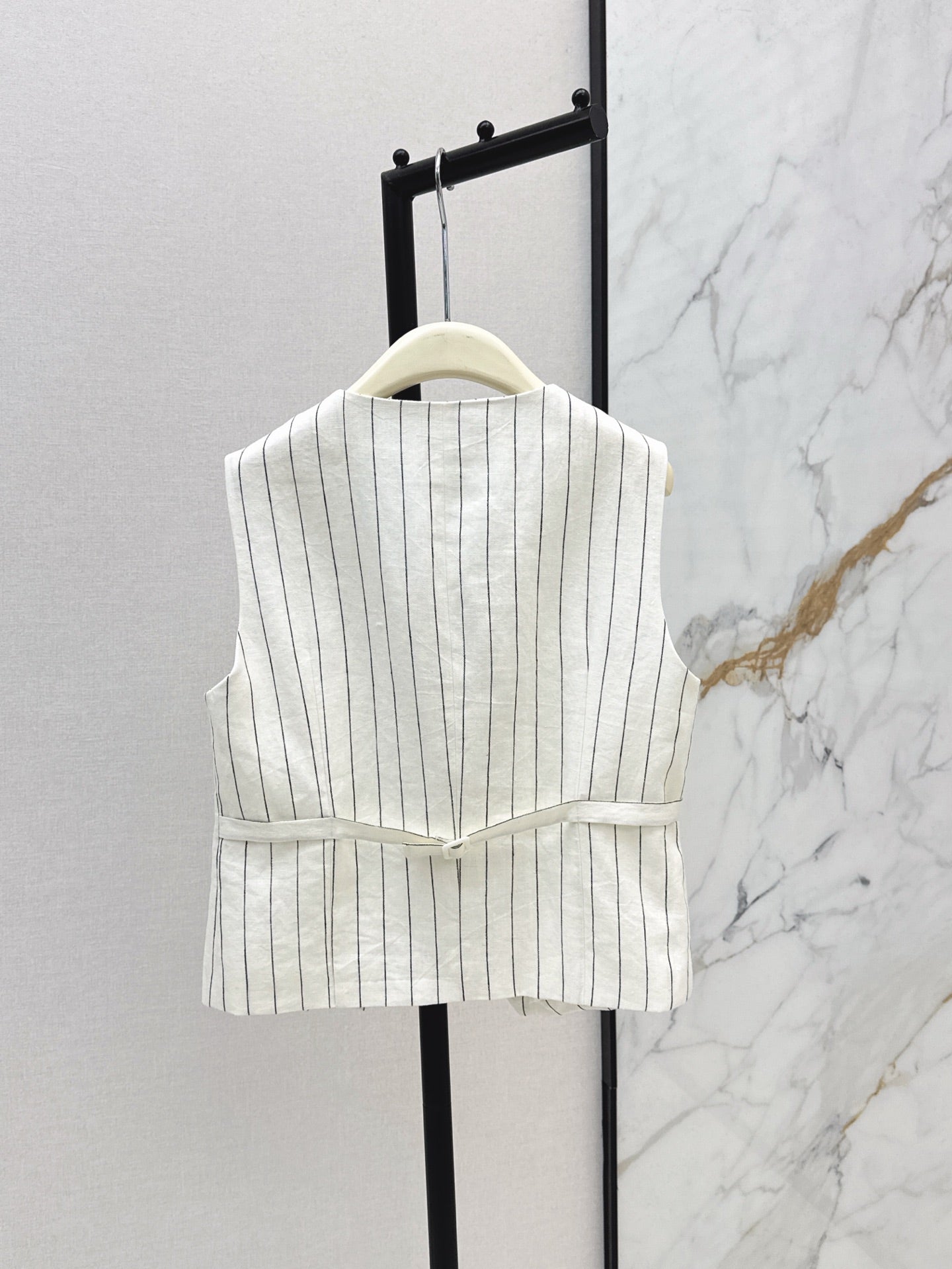 Lo 25ss linen vest