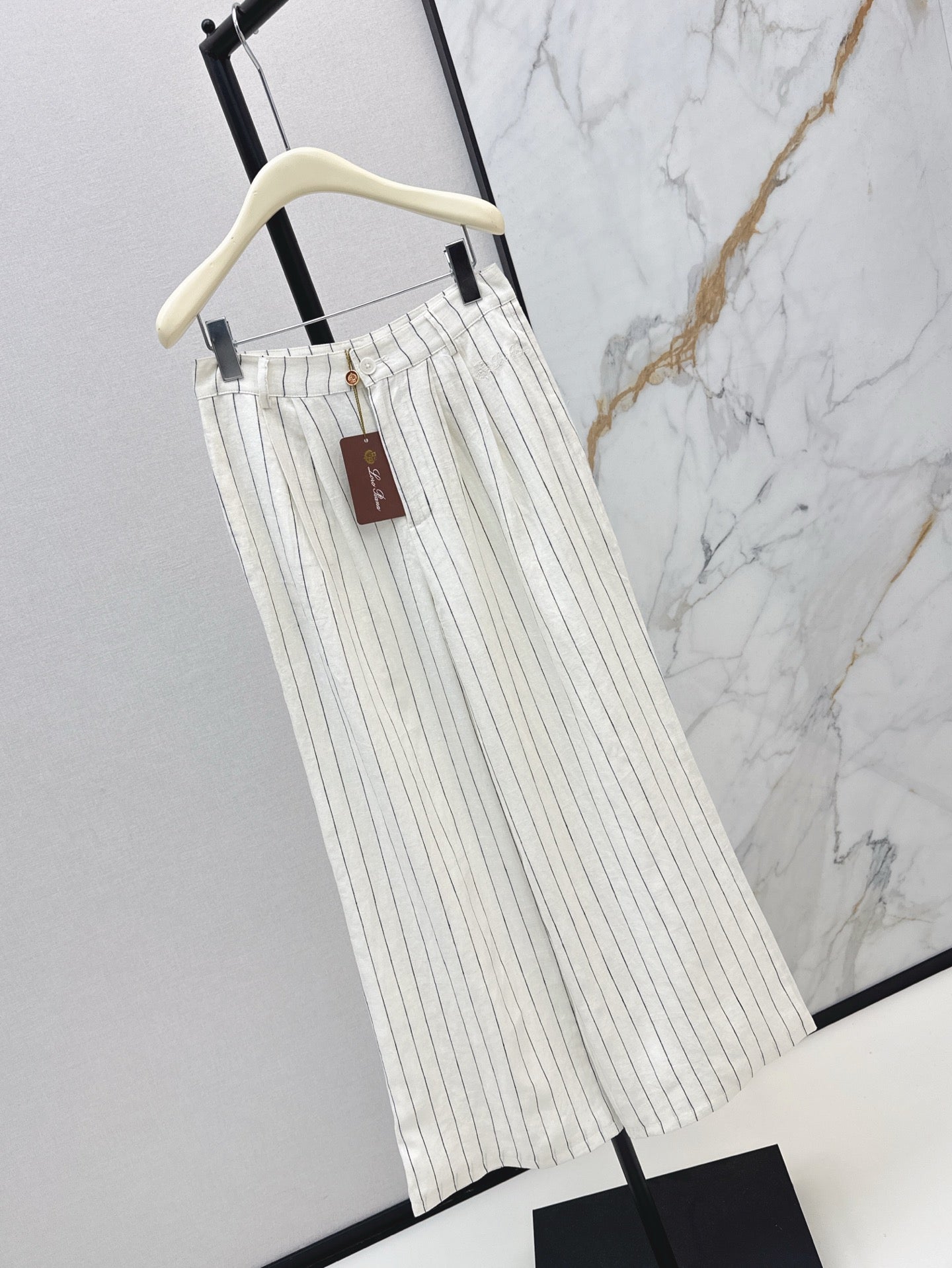 Lo 25ss striped pants