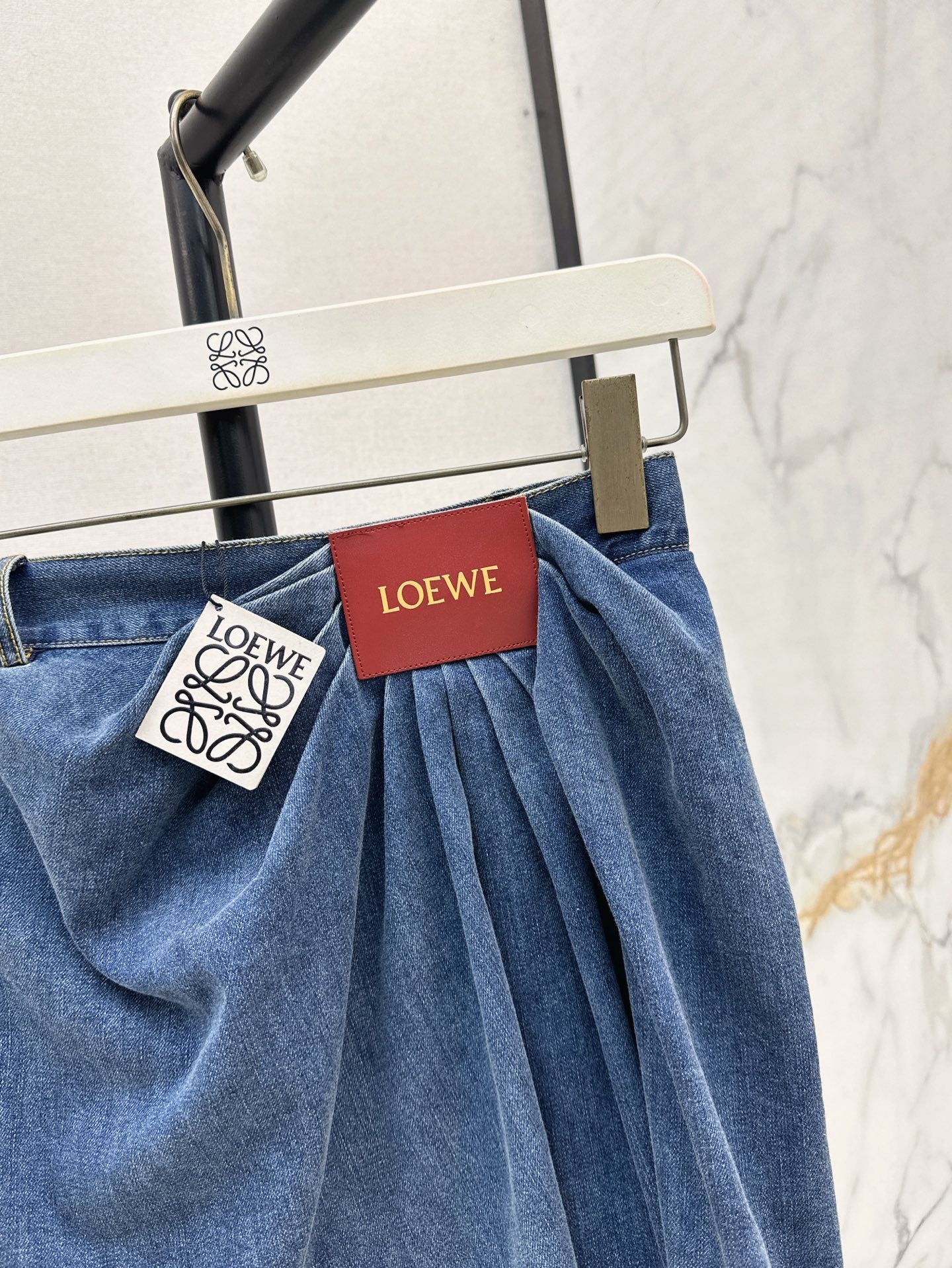 Loe 25ss pleated skirt