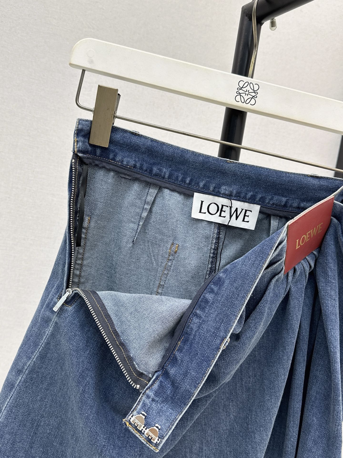 Loe 25ss pleated skirt