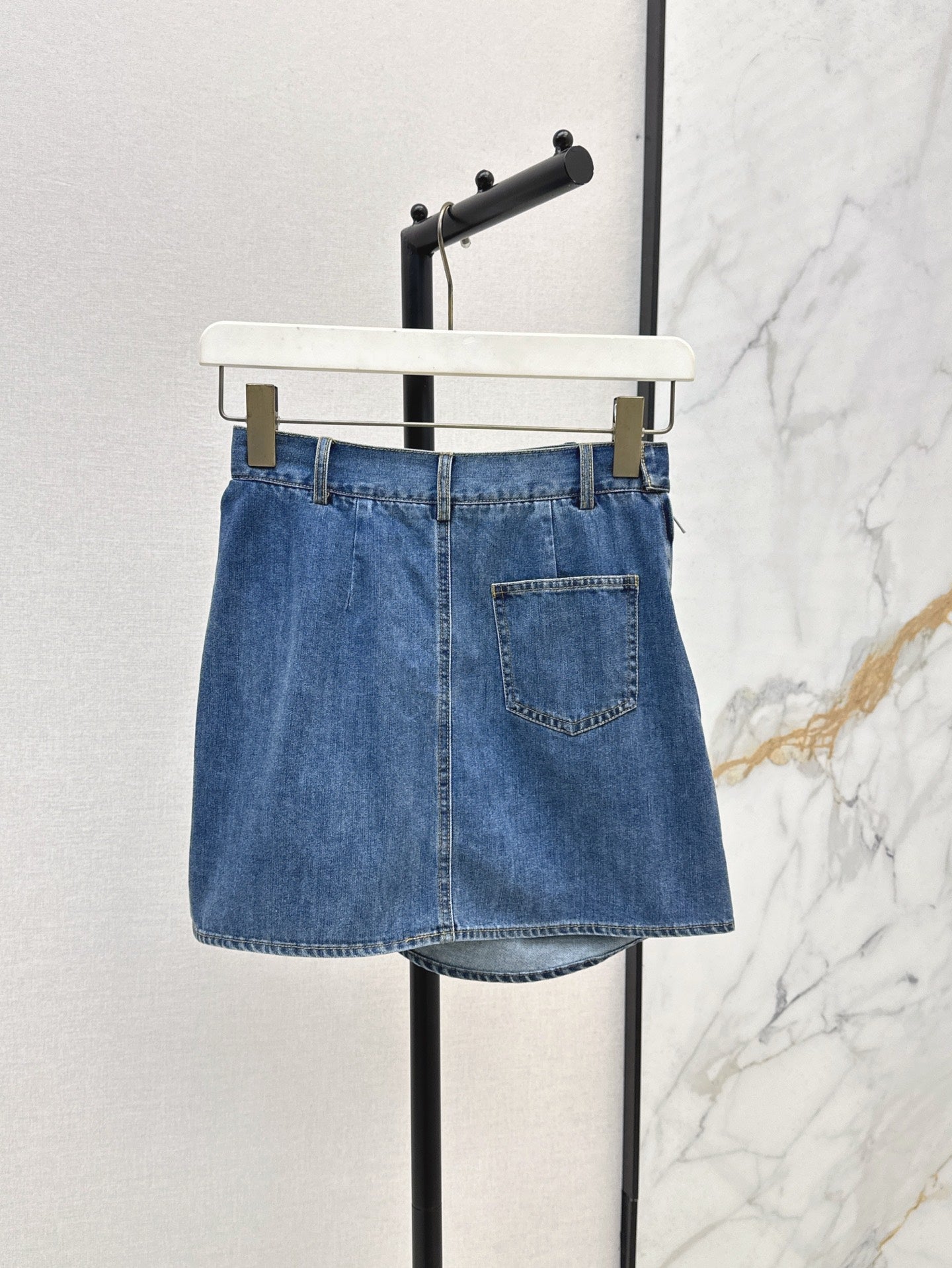 Loe 25ss pleated skirt
