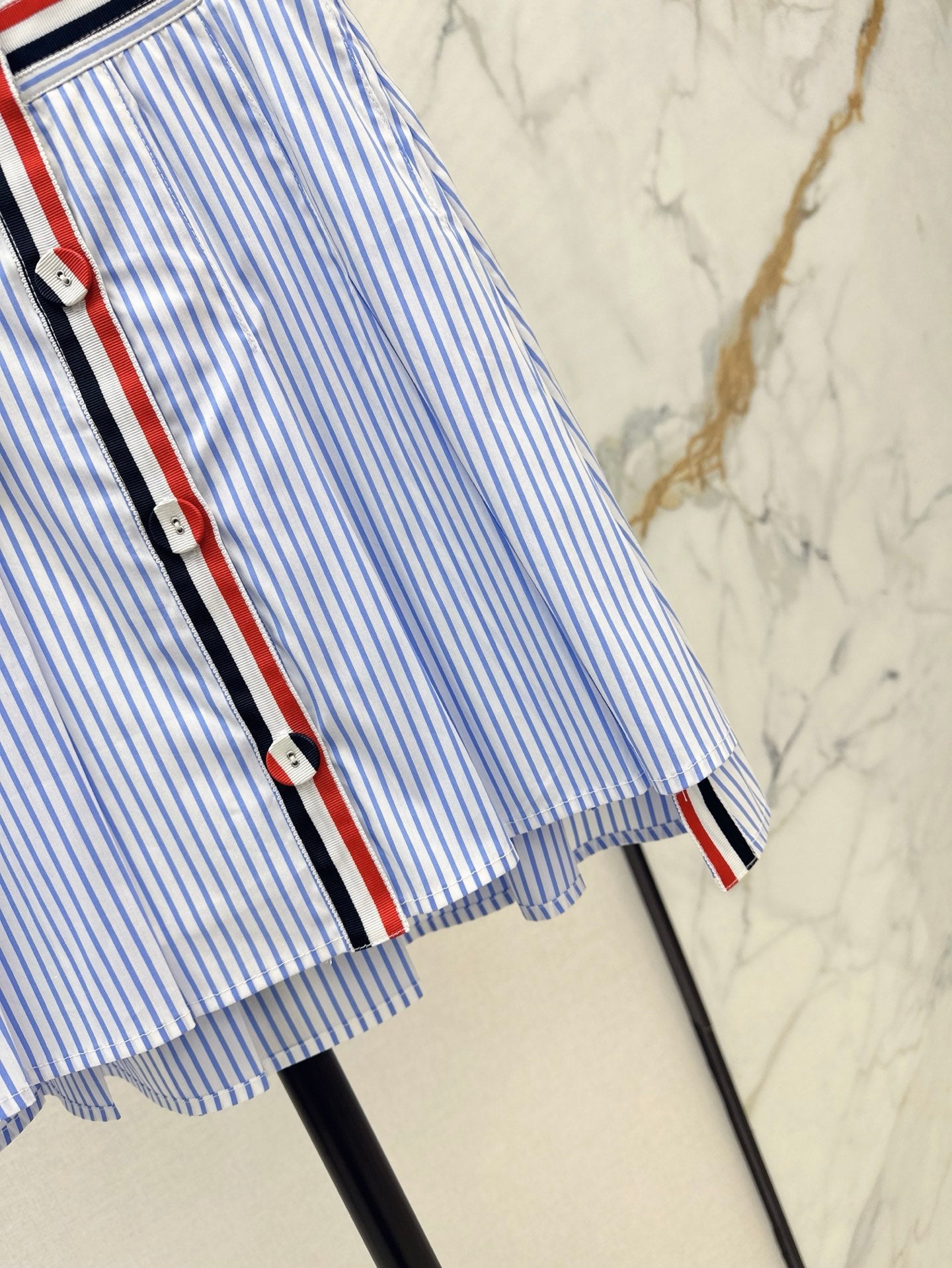 Th 25ss pleated skirt