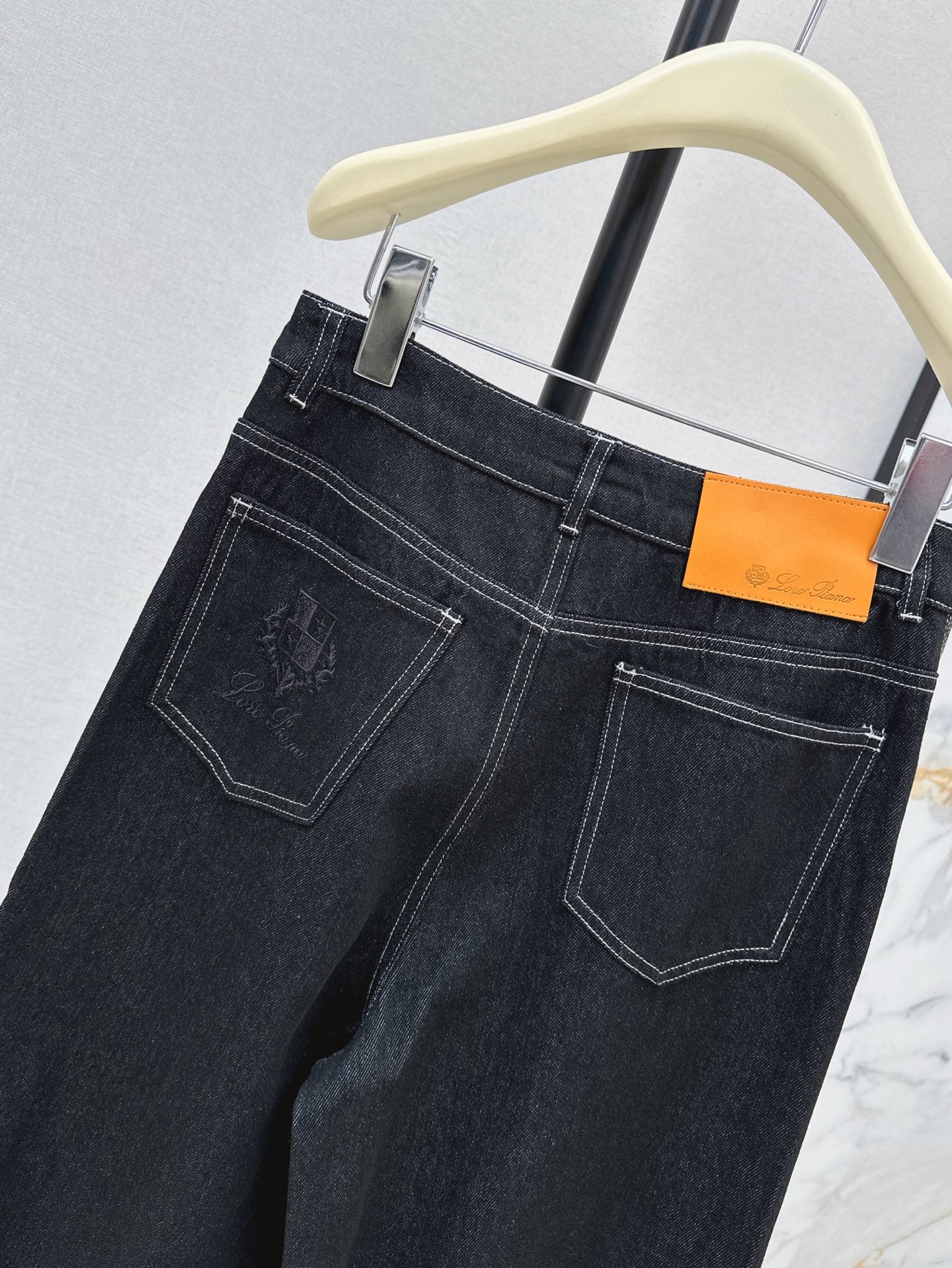 Lo 25ss embroidered jeans