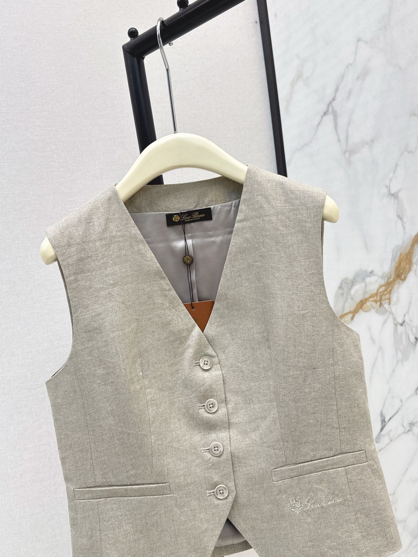 Lo 25ss linen vest