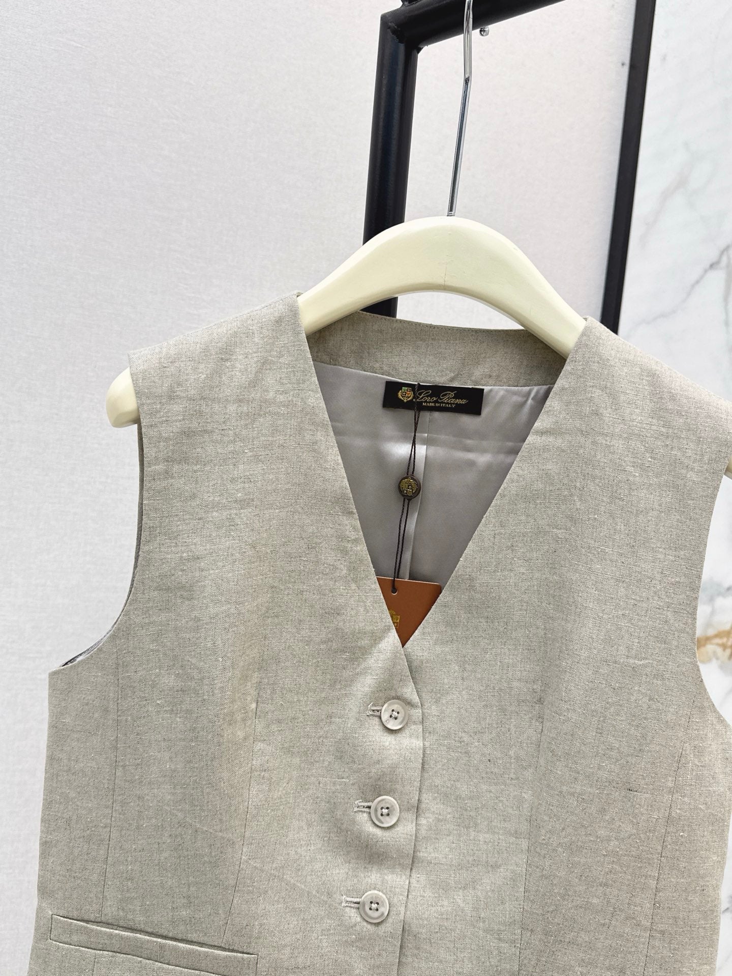 Lo 25ss linen vest