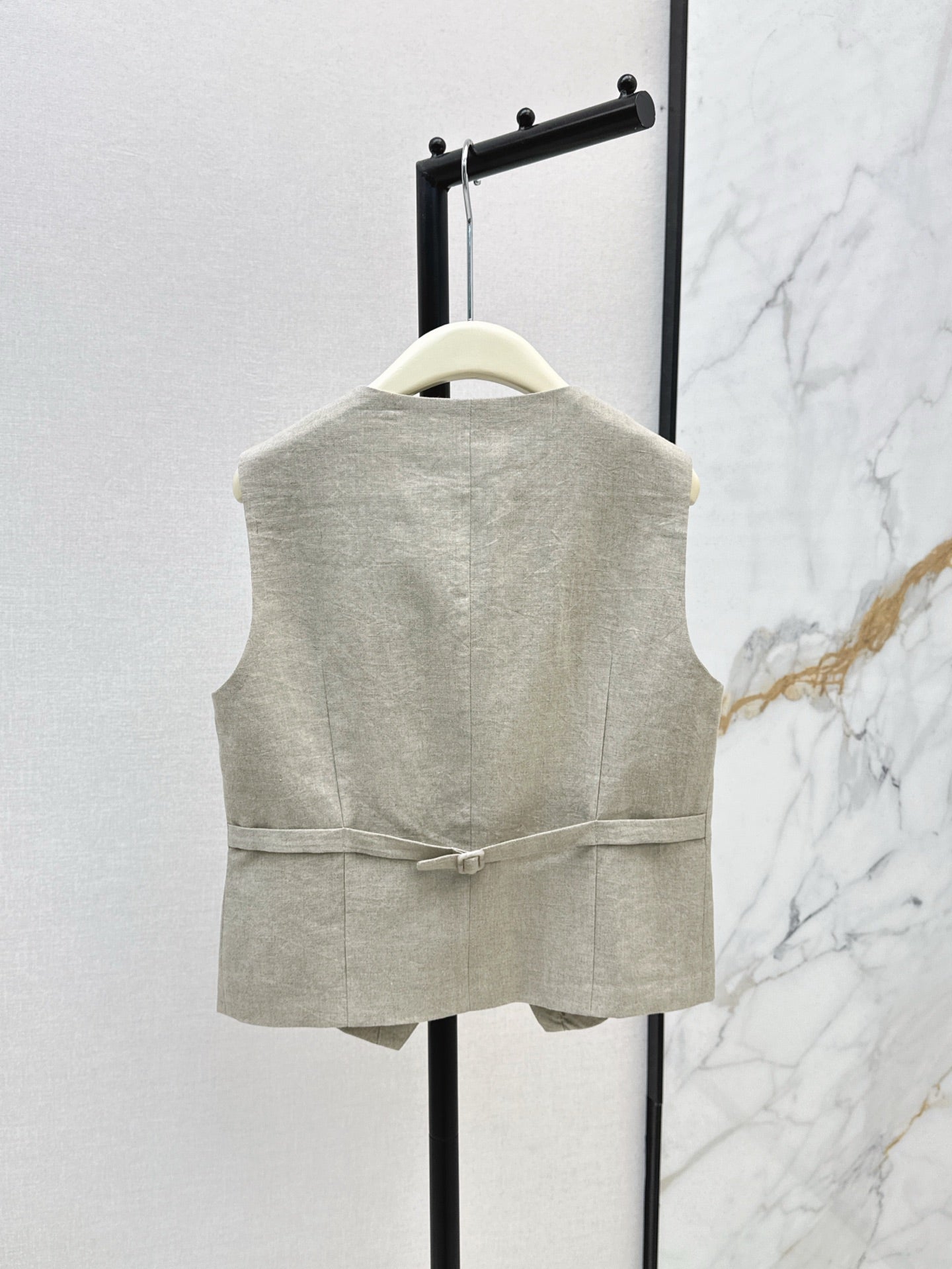 Lo 25ss linen vest