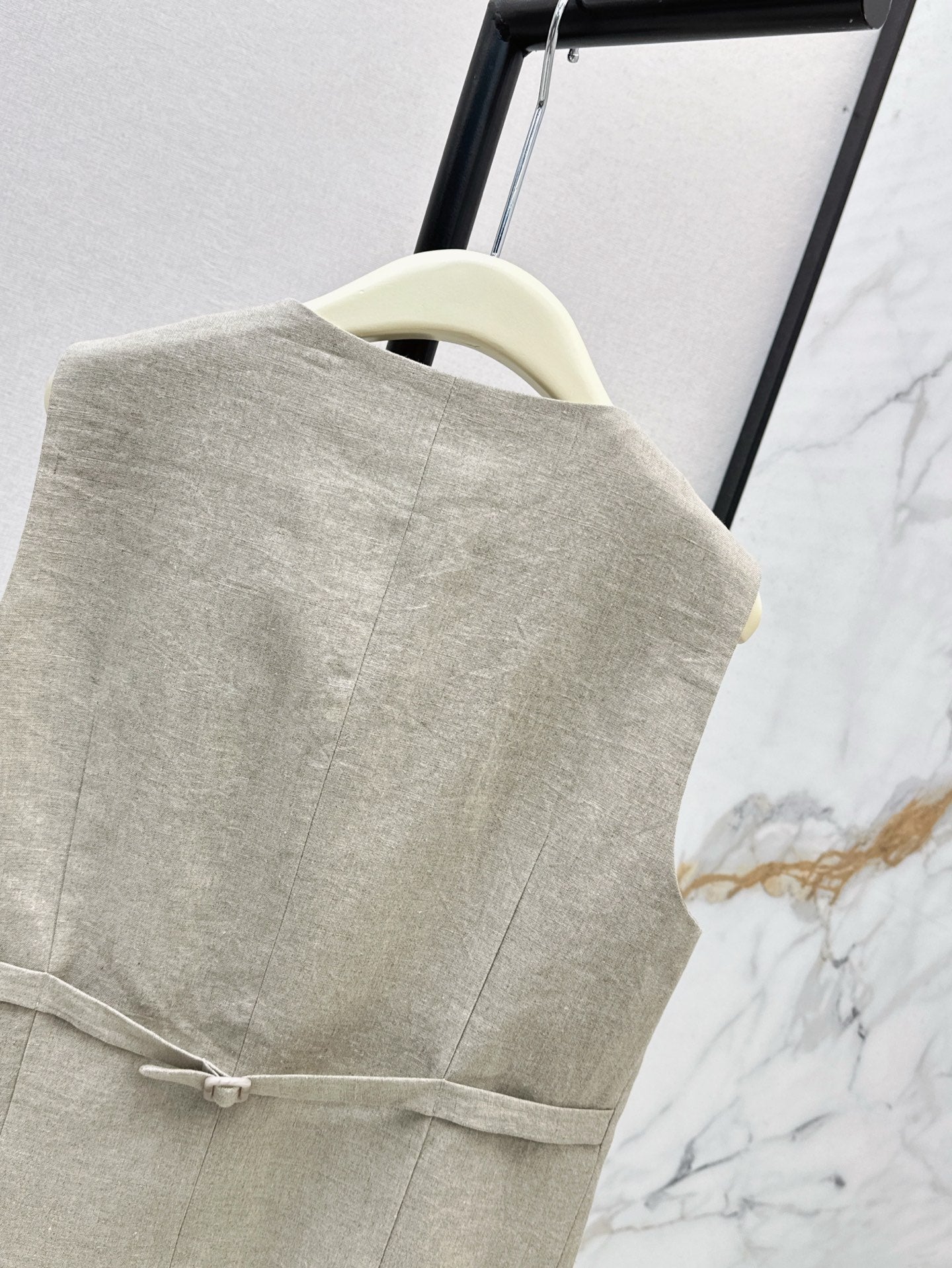 Lo 25ss linen vest