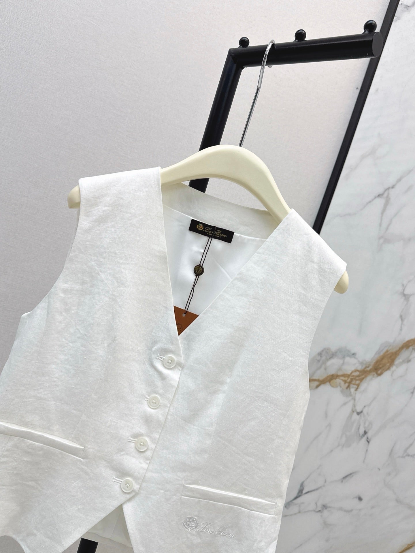 Lo 25ss linen vest