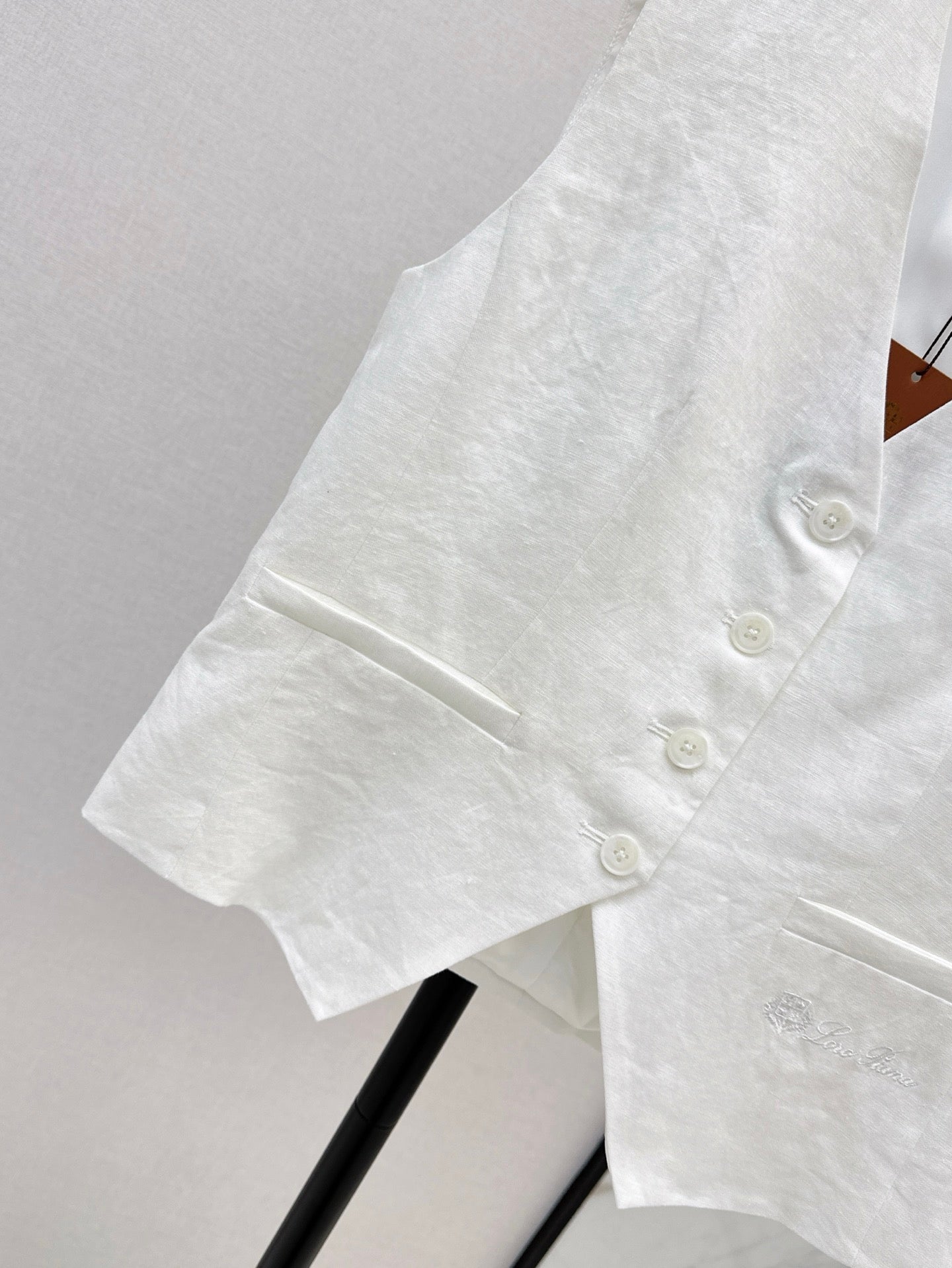 Lo 25ss linen vest