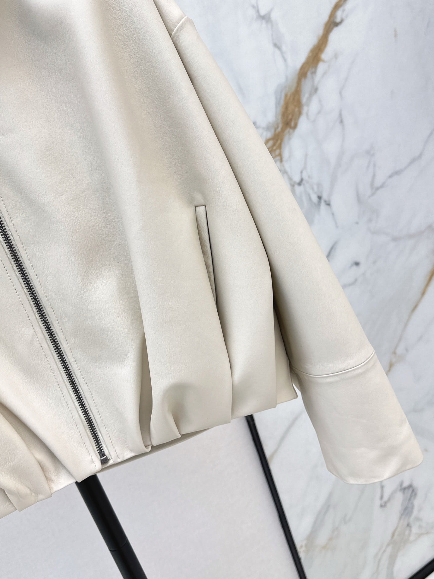 Loe 25ss leather jacket