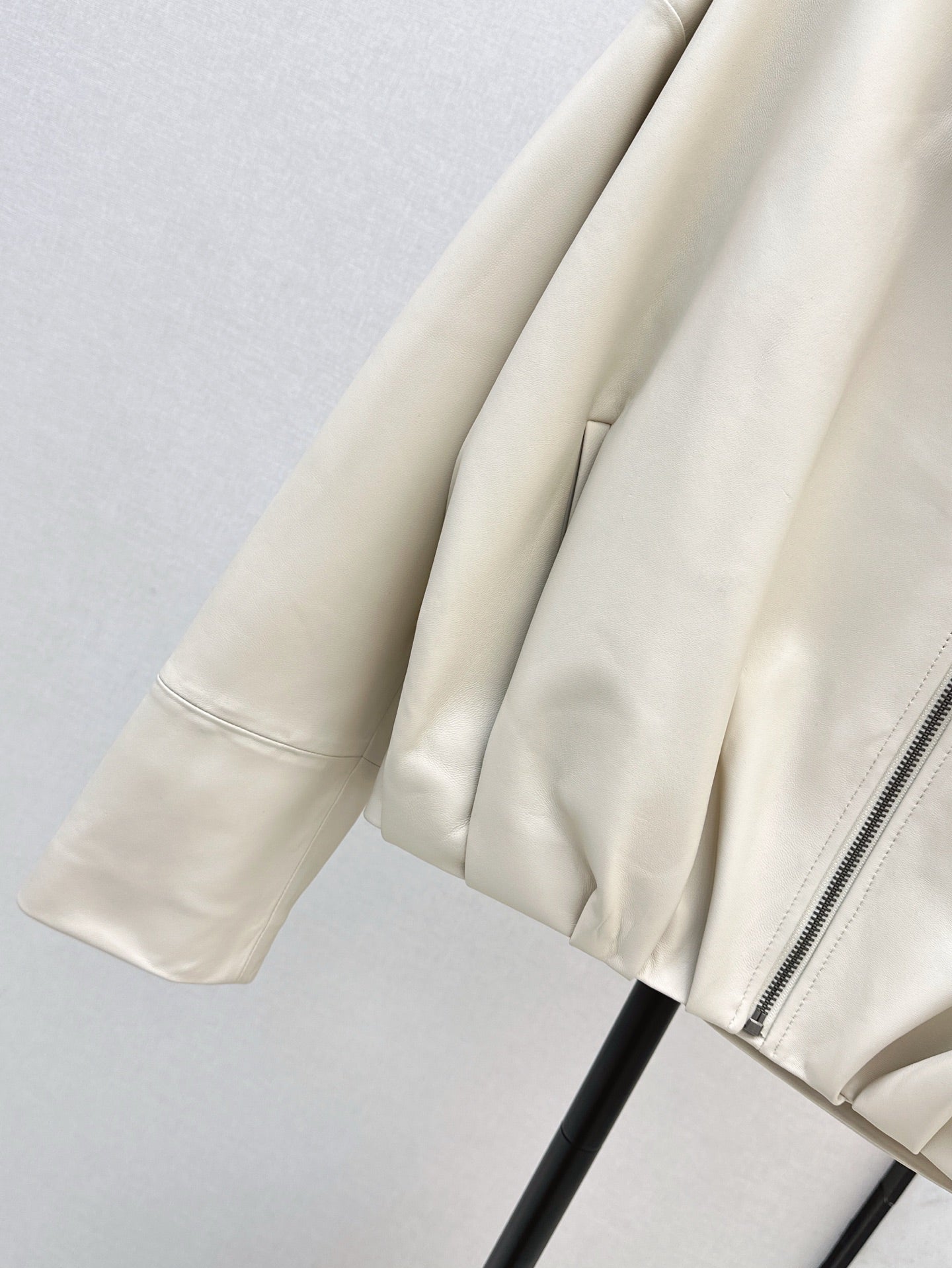 Loe 25ss leather jacket