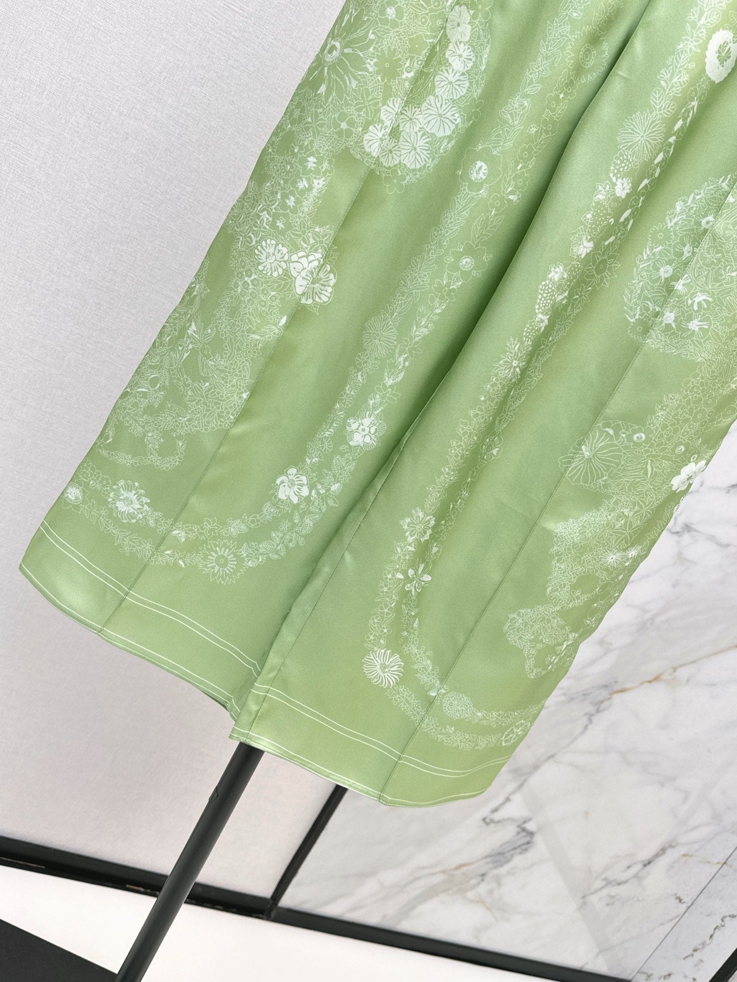 H 25ss silk wide-leg pants