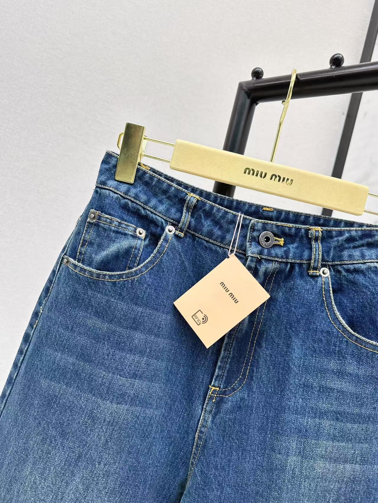 M 25ss embroidered jeans
