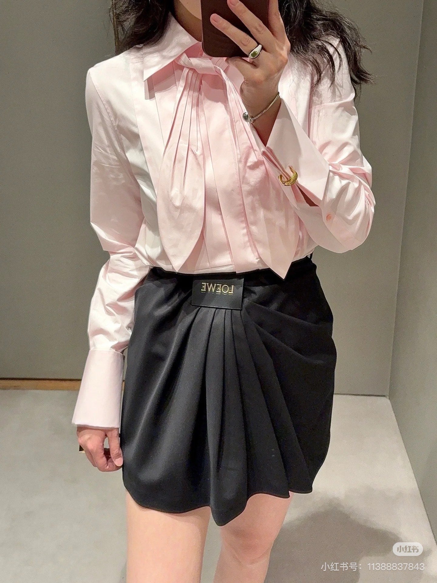 Loe 25ss pleated shirt