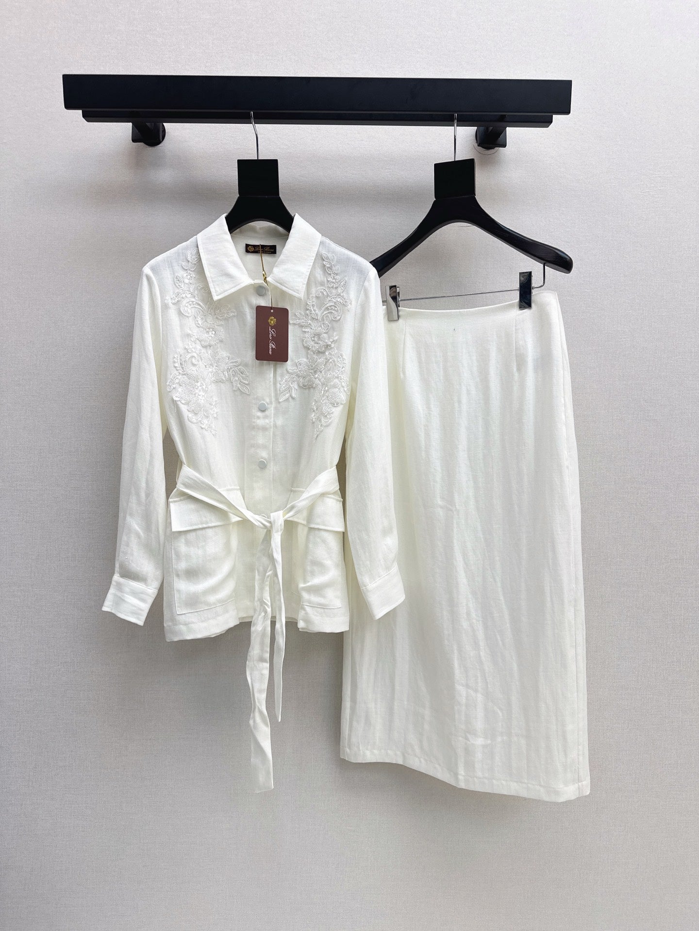 Lo 25ss linen embroidered set