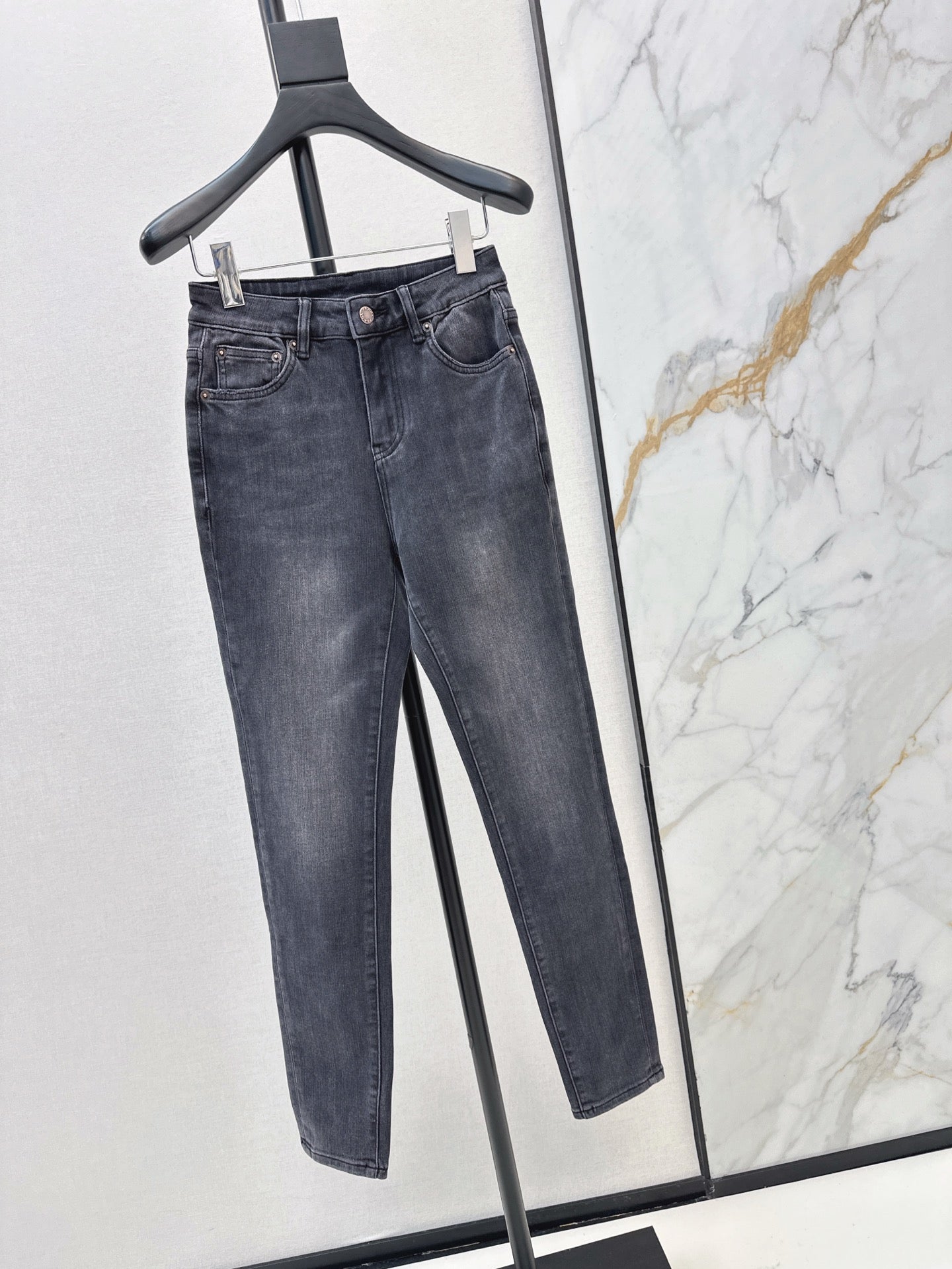 P 25ss embroidered jeans