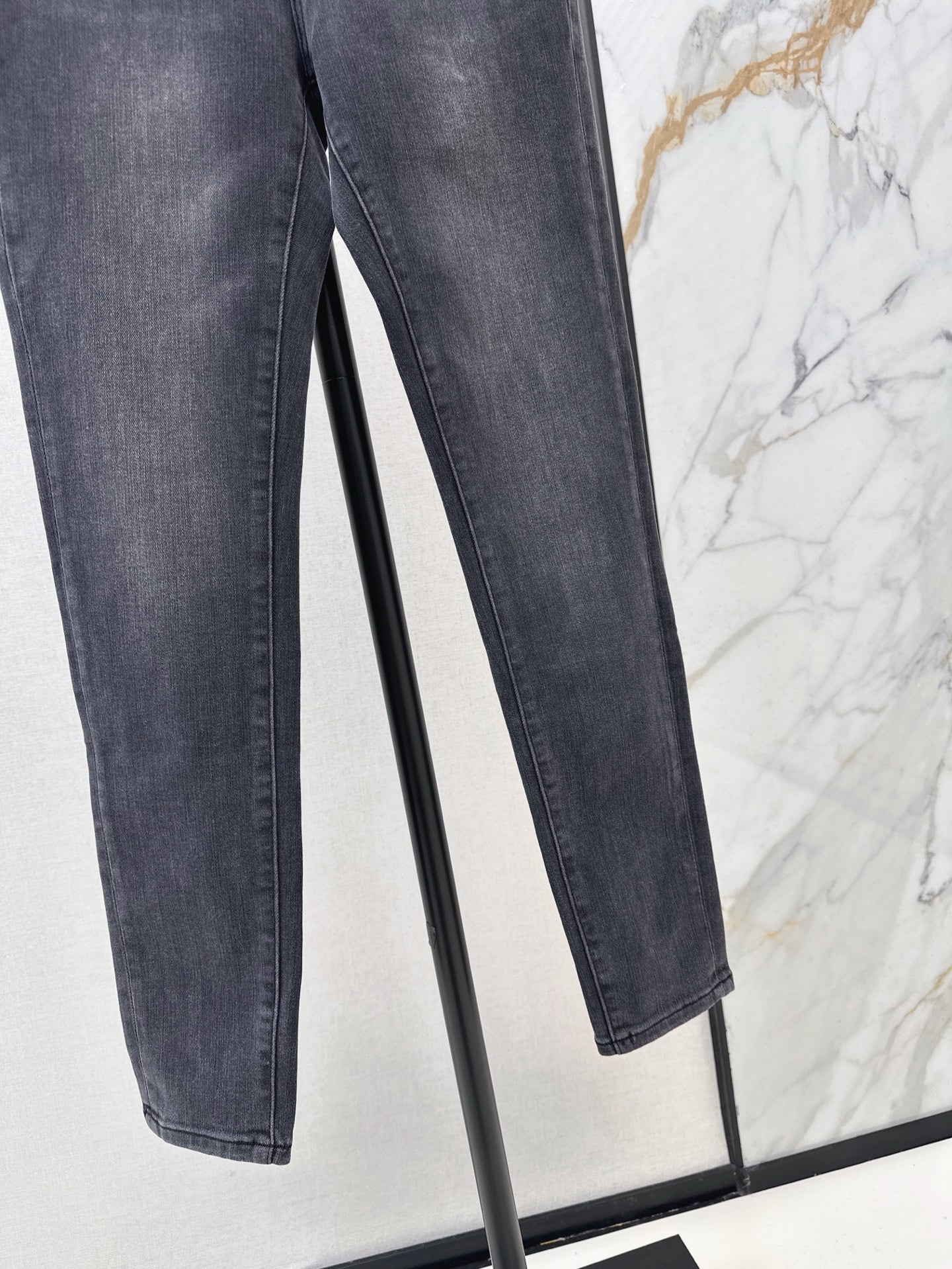 P 25ss embroidered jeans
