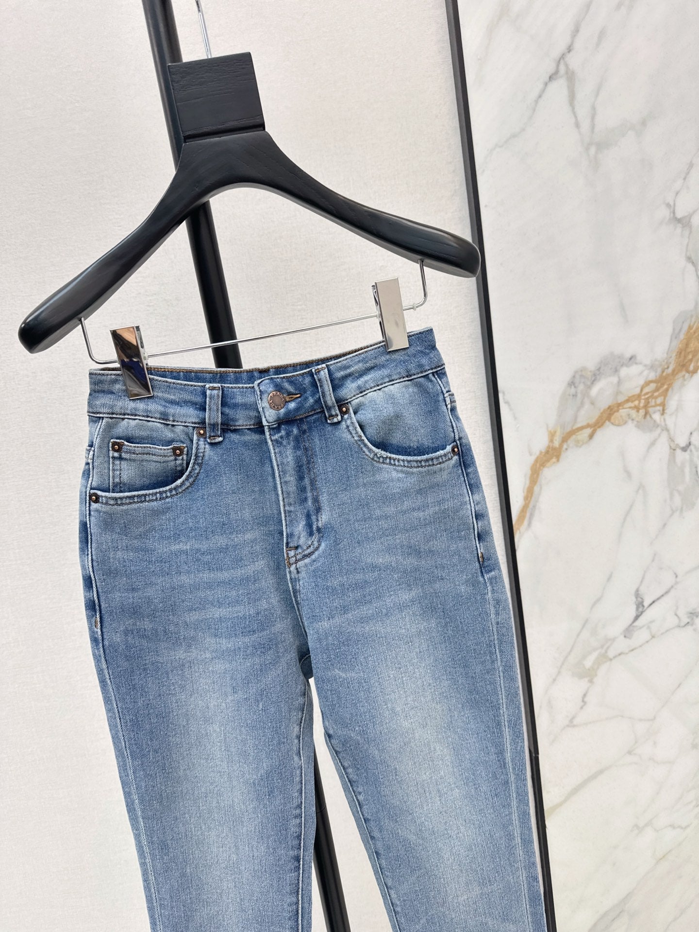 P 25ss embroidered jeans