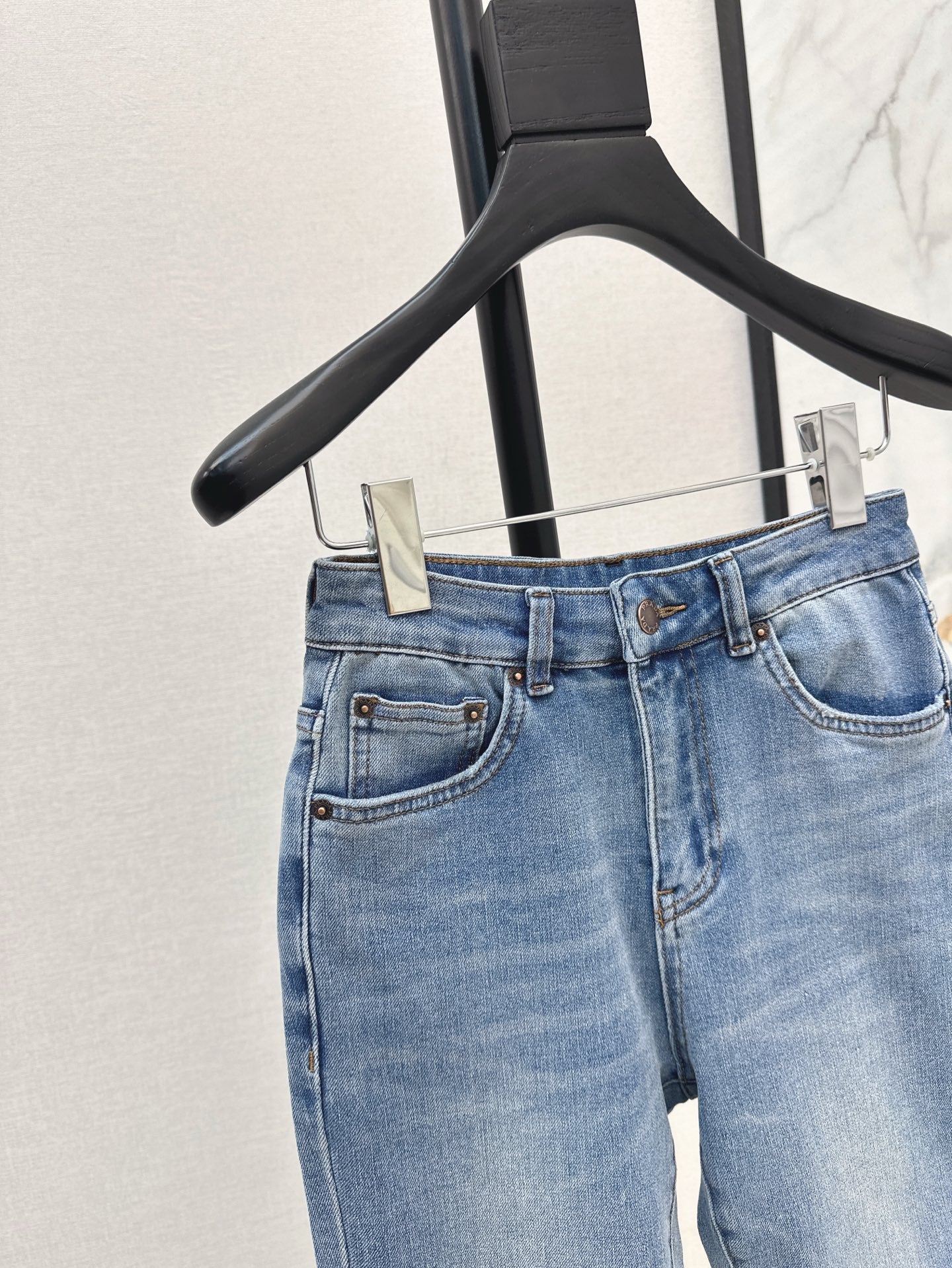 P 25ss embroidered jeans