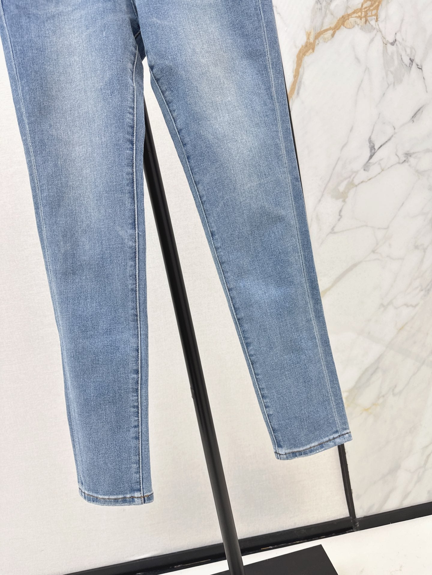 P 25ss embroidered jeans