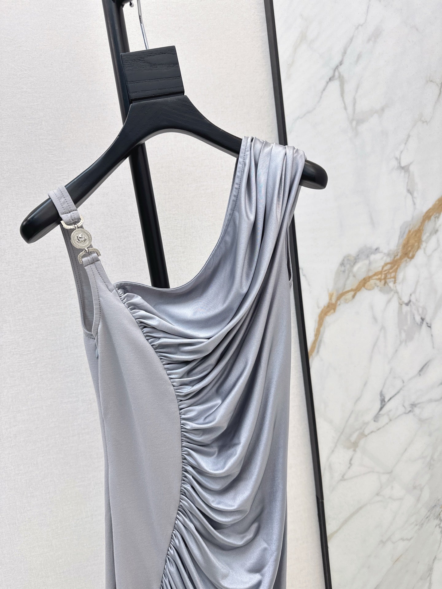 ve 25ss pleated dress