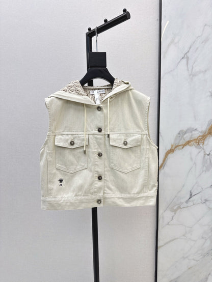 D 25ss miss hooded vest
