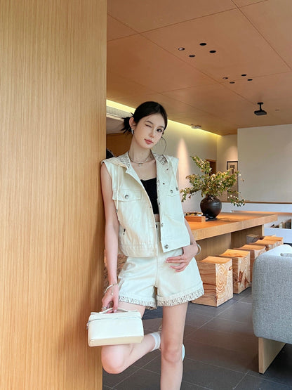 D 25ss miss hooded vest