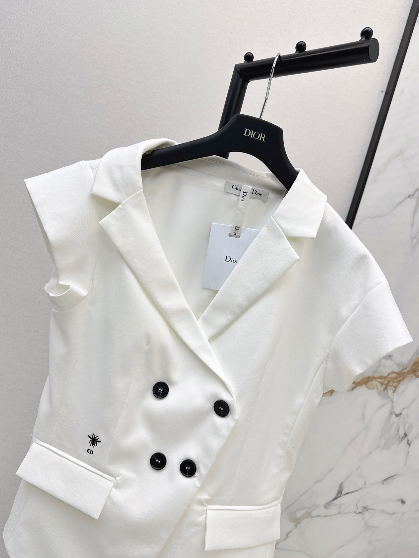 D 25ss slant collar vest