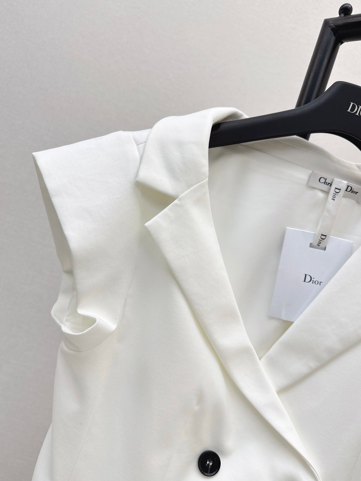 D 25ss slant collar vest