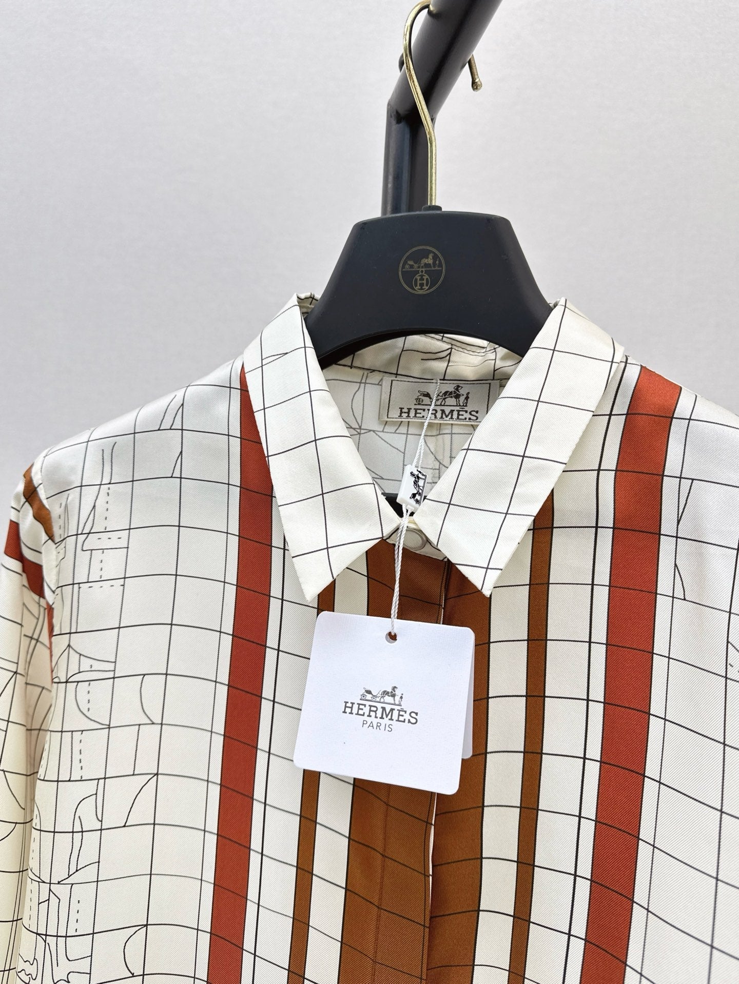 H 25ss Silk buttons shirt
