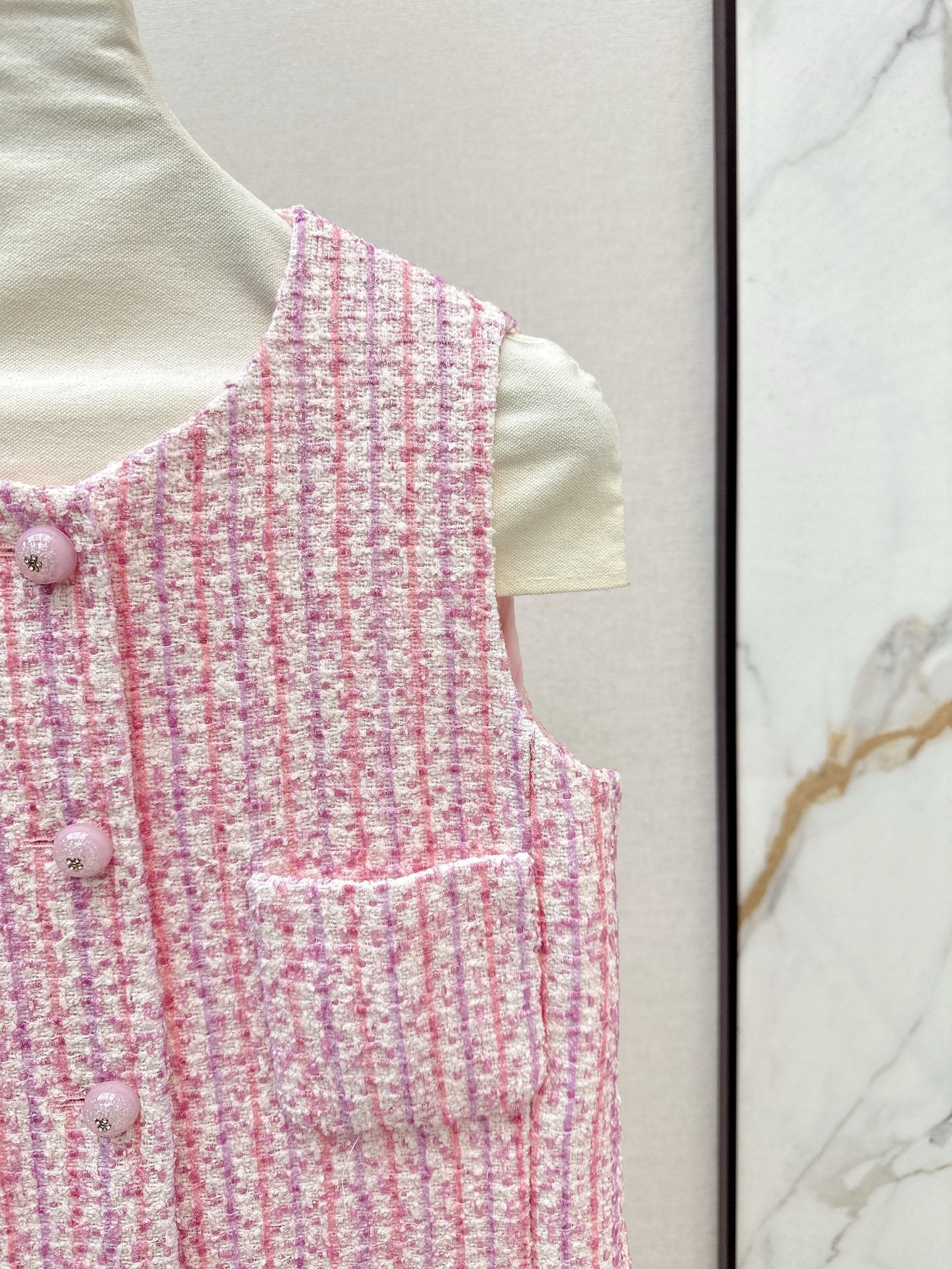 Ch 25ss woven vest