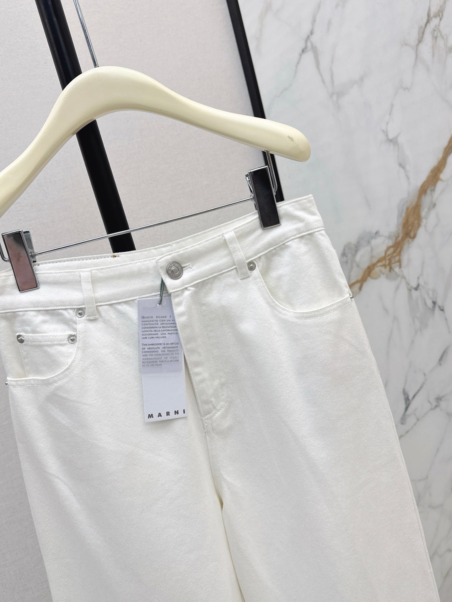 ma 25ss embroidered jeans