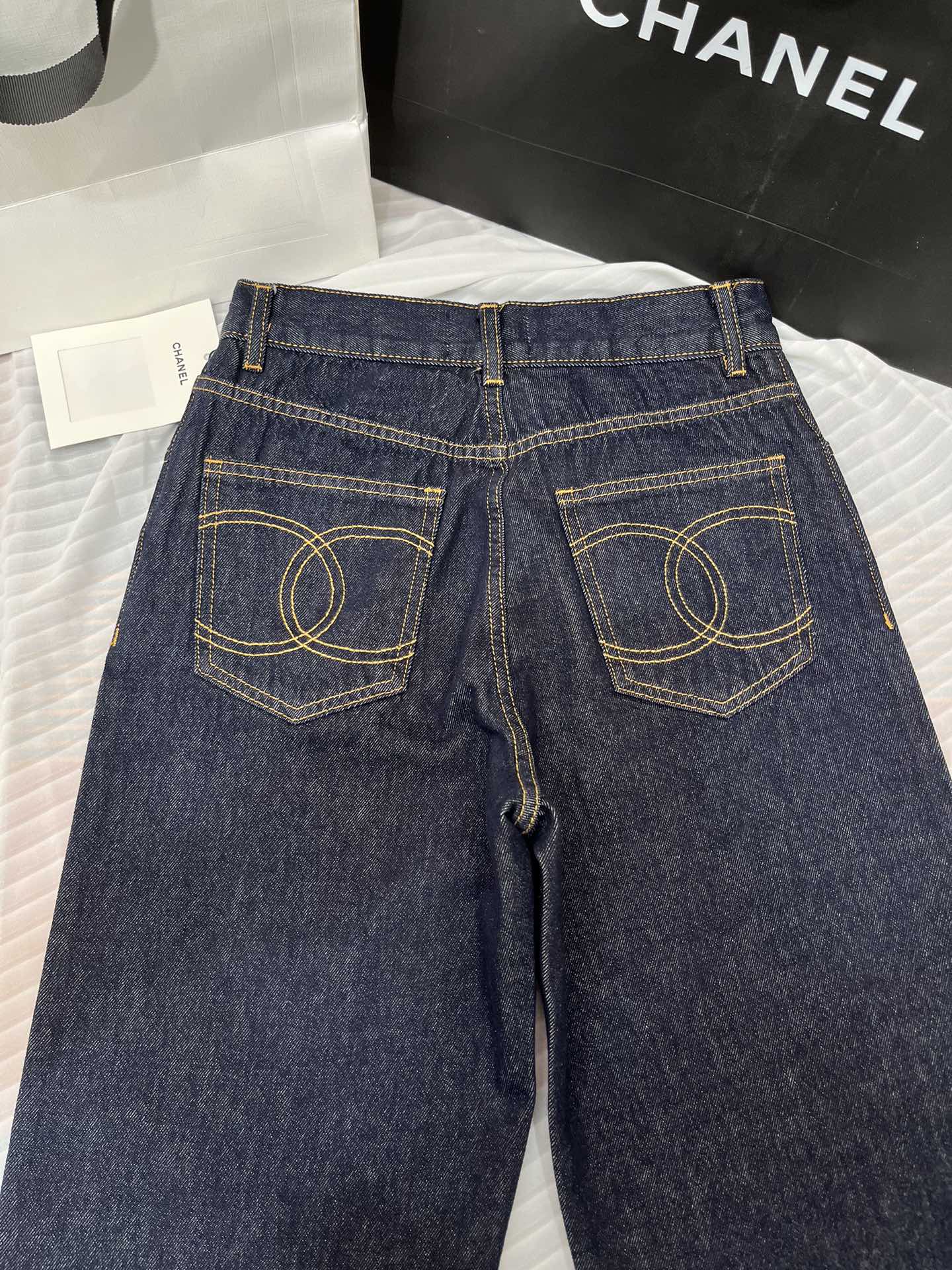 ch 25ss embroidered jeans