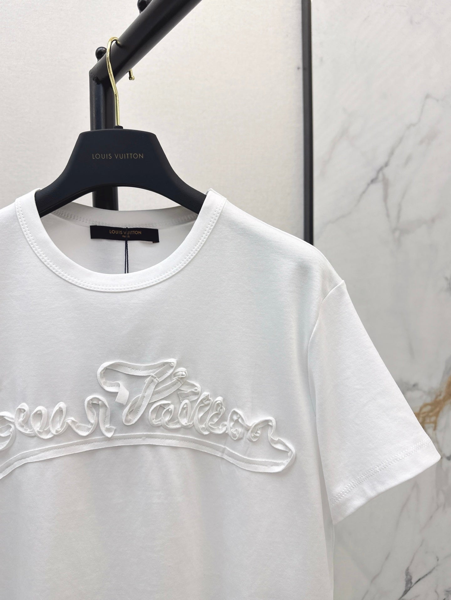 L 25ss embossed t-shirt