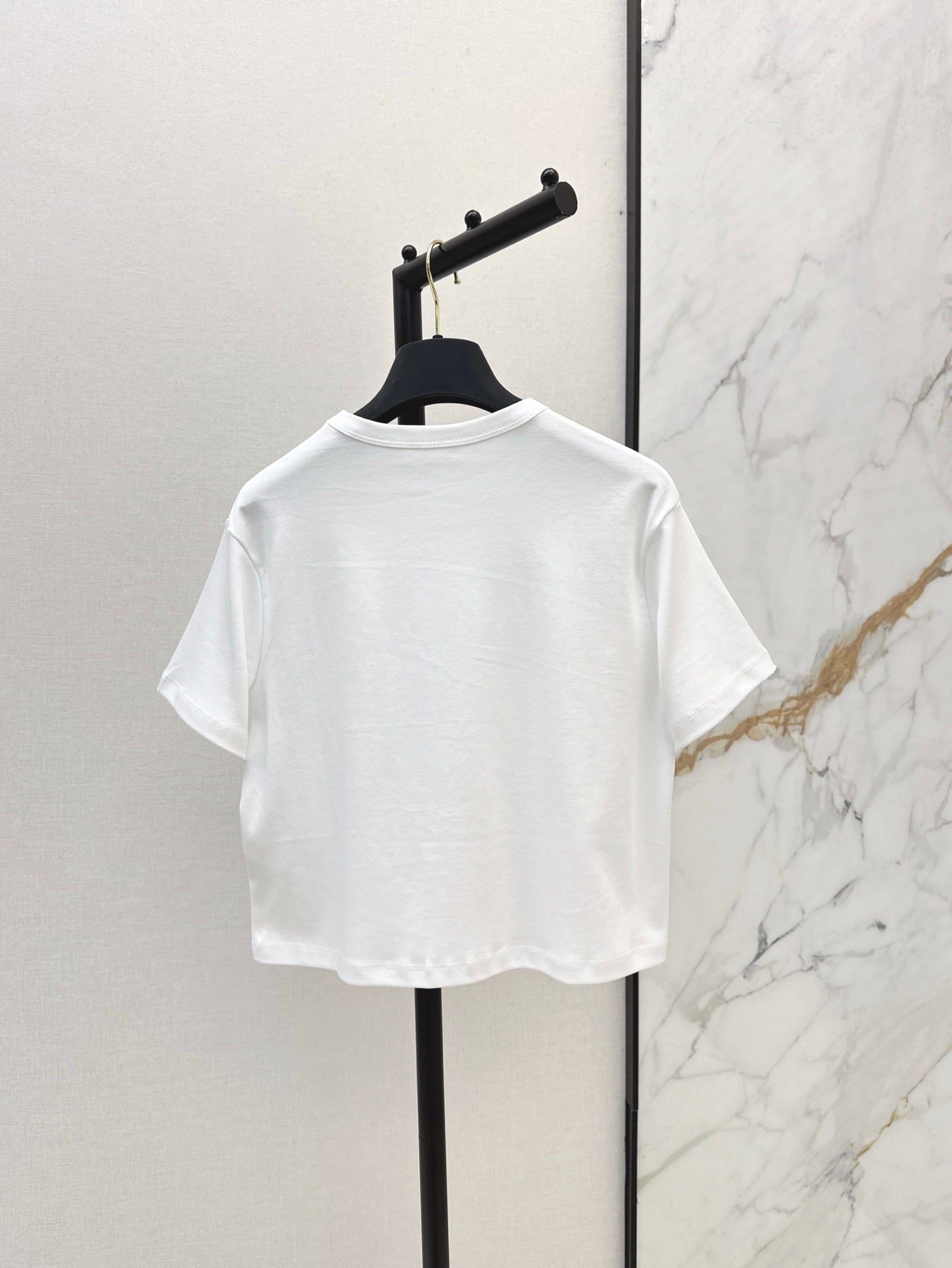 L 25ss embossed t-shirt